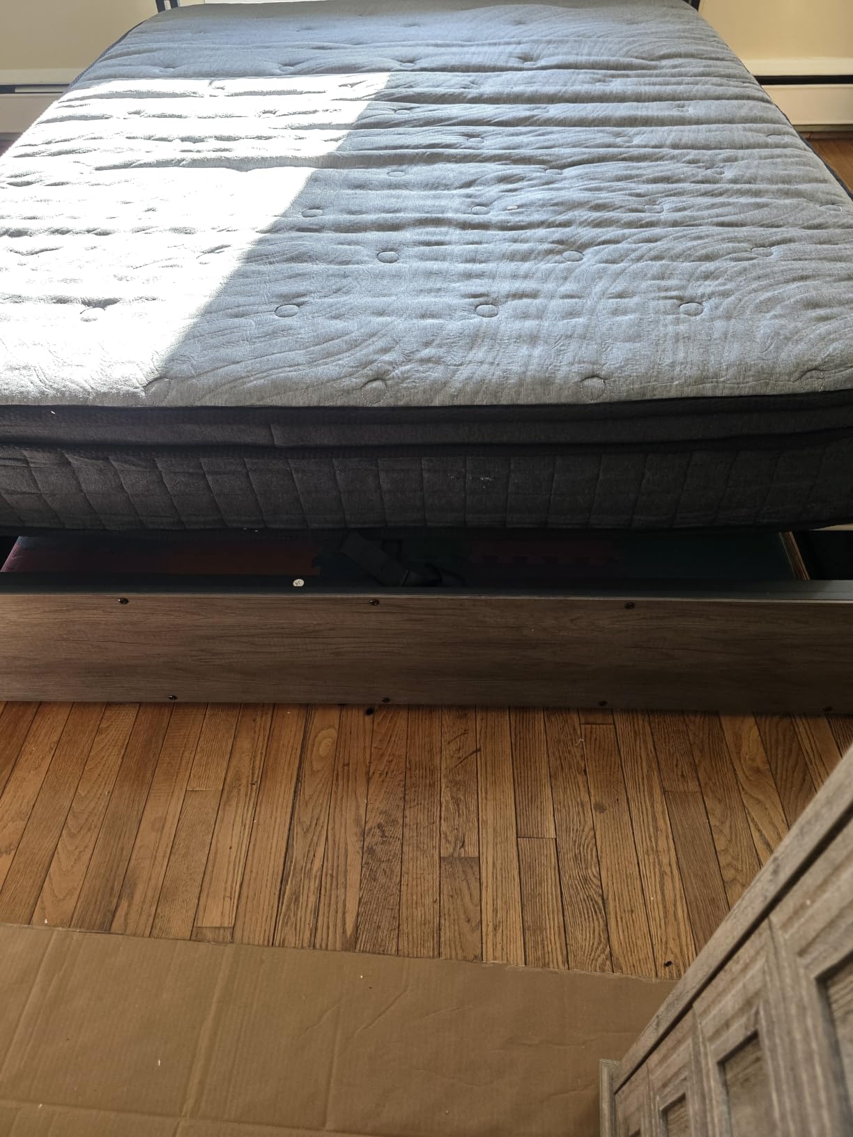 AMERLIFE Full Size Lift Up Storage Bed Frame with Charging Station customer photo 2