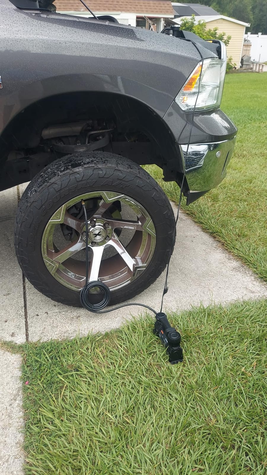 AstroAI T4 Heavy Duty Truck Tire Inflator, 120PSI Air Compressor customer photo 1