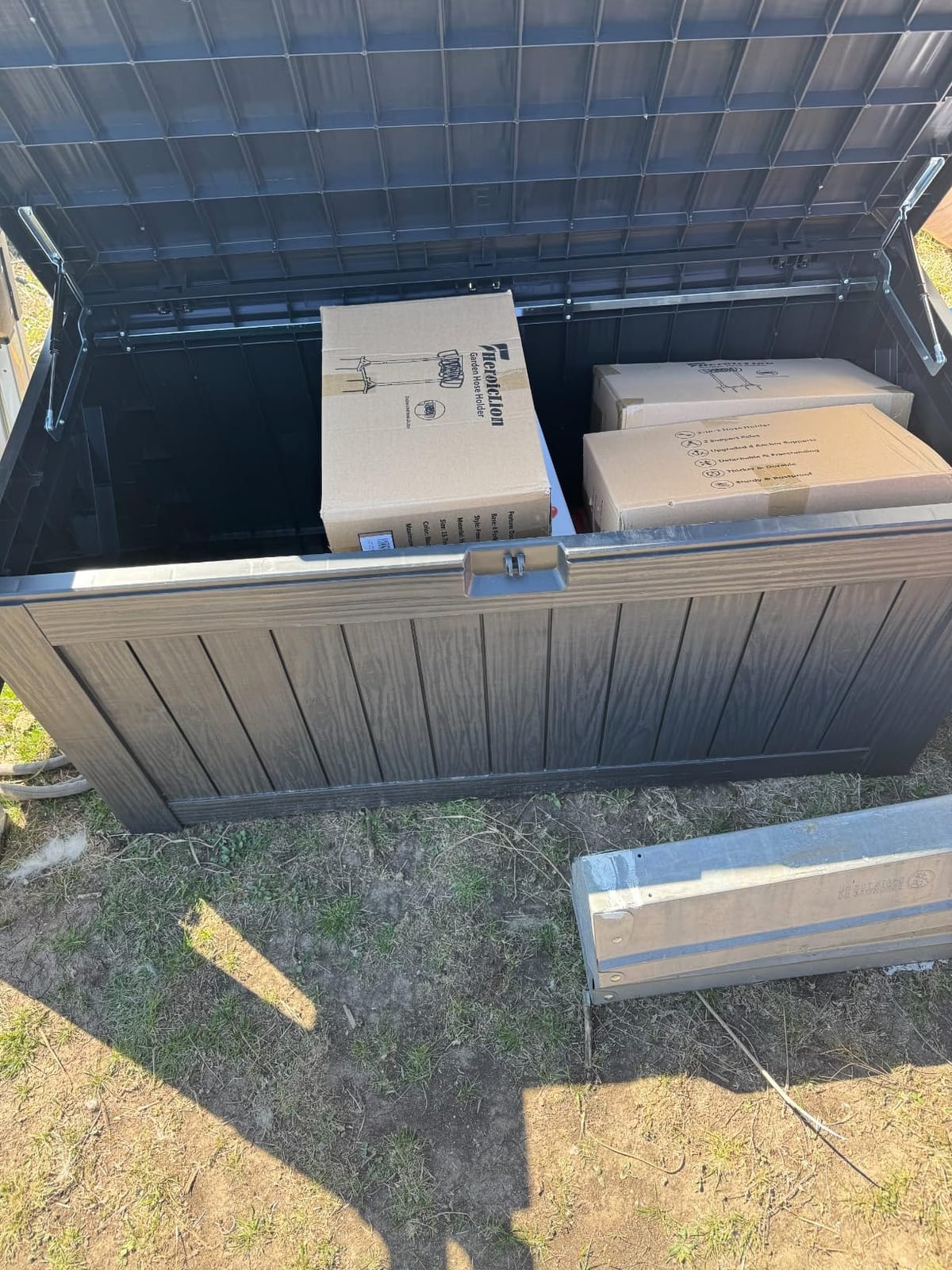 Devoko 100 Gallon Deck Box Waterproof Outdoor Storage Box with Cushion customer photo 2