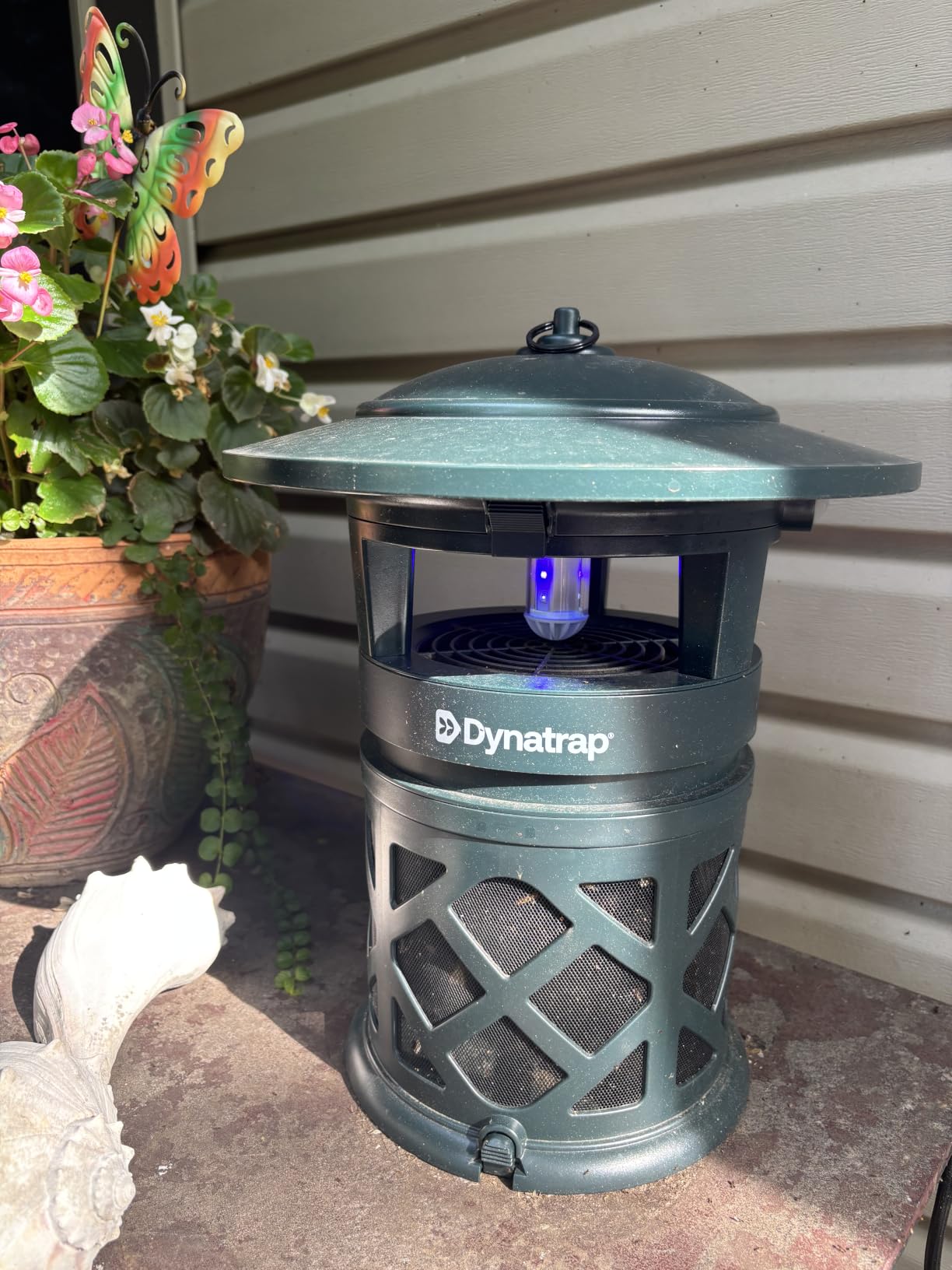 DynaTrap DT2030-GRSR Fly Traps Outdoor - Mosquito & Flying Insect Killer for 1 Acre – Kills Flies, Gnats, Wasps - Bug Zapper Alternative - Green customer photo 1