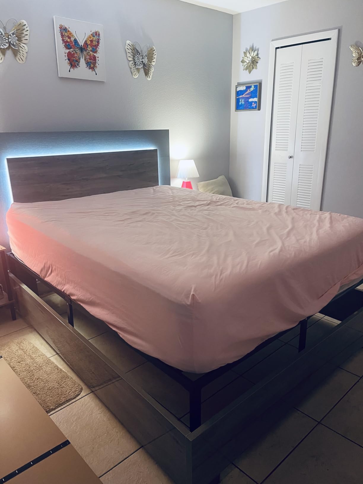 HLIPHA Metal Platform Bed Frame 18 Inch Tall,No Box Spring Needed,Queen Size Bed with Heavy Duty Strong Support Slats,Easy to Assemble,Black customer photo 1