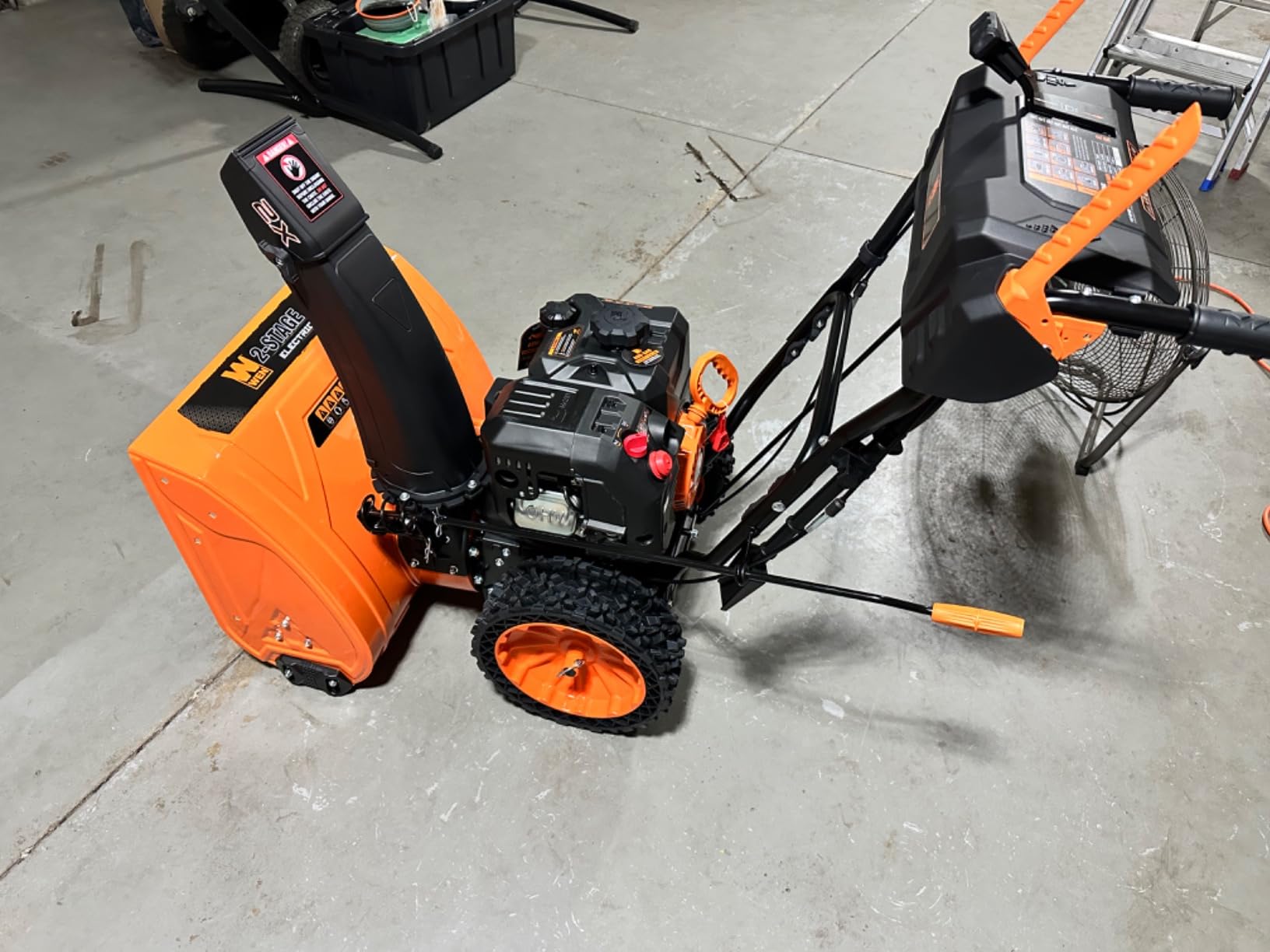 WEN 24-inch 209cc Two-Stage Self-Propelled Gas-Powered Snow Blower with Electric Start (SB209E) customer photo 2