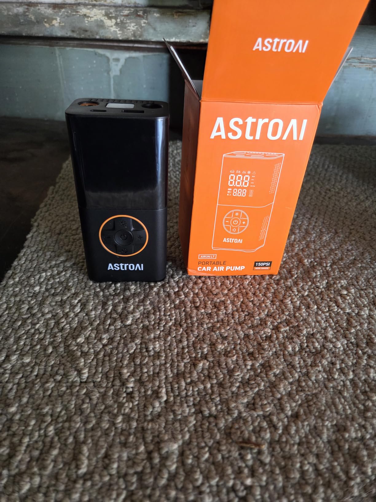 AstroAI L7 Tire Inflator Portable Air Compressor,150 PSI Cordless Bike Pump customer photo 2
