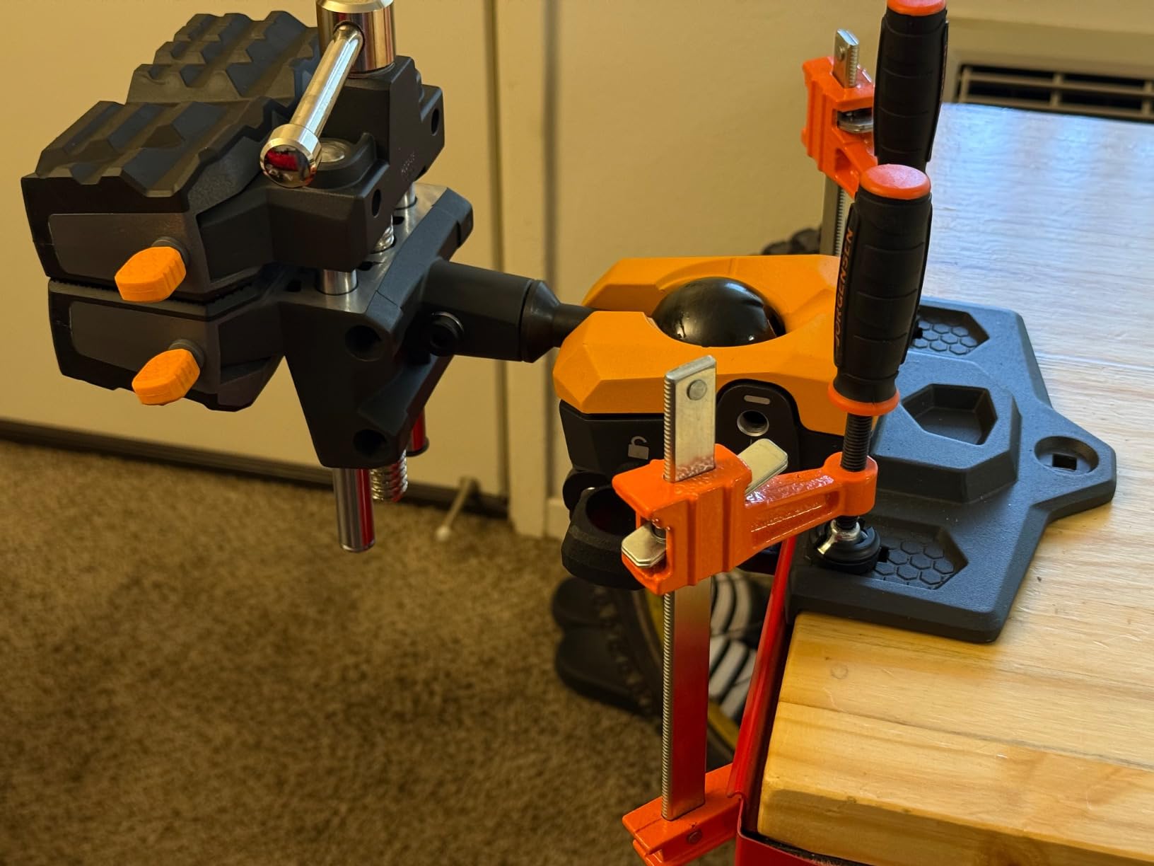 WORK IQ TOOLS IQ Vise 360° Articulating Bench Vice, Multi-Angle customer photo 1