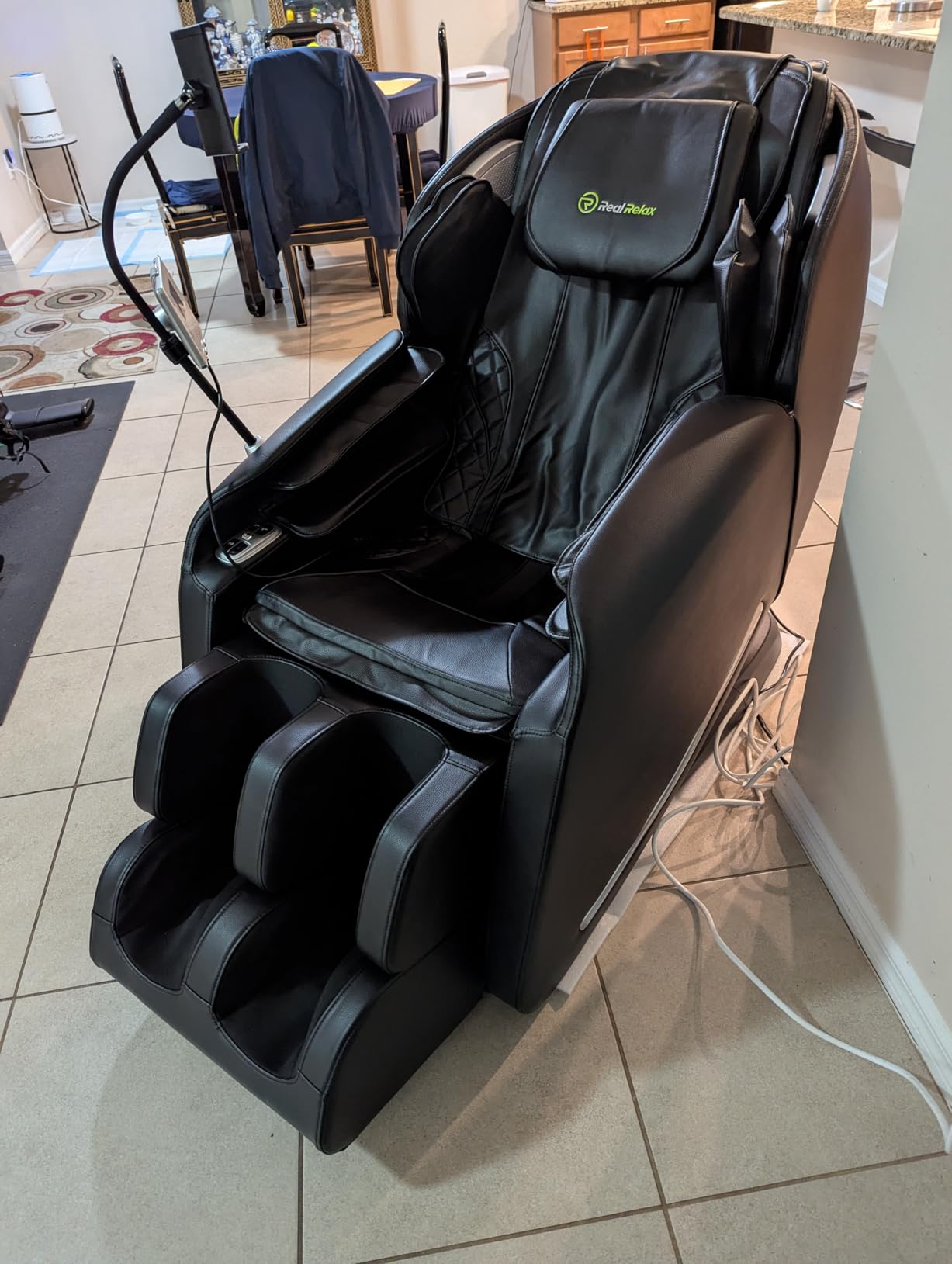 Real Relax Massage Chair Full Body with Unique Phone Controller, Zero Gravity 3D SL-Track Recliner with APP Control, Child Lock,Pause Button, Favor-06, Black customer photo 2