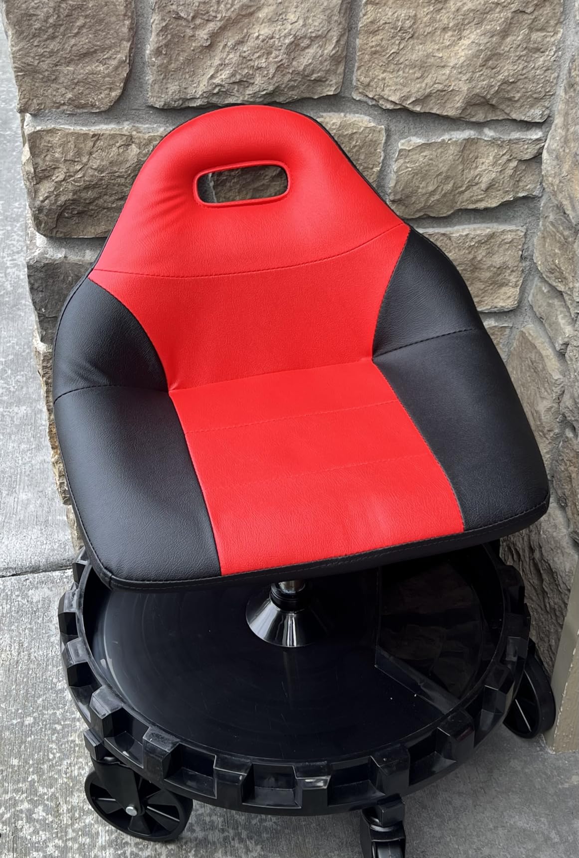 Traxion 400lb Capacity 2-701 Blue Progear Mobile Rolling Gear Seat with Black Carbon Fiber customer photo 1
