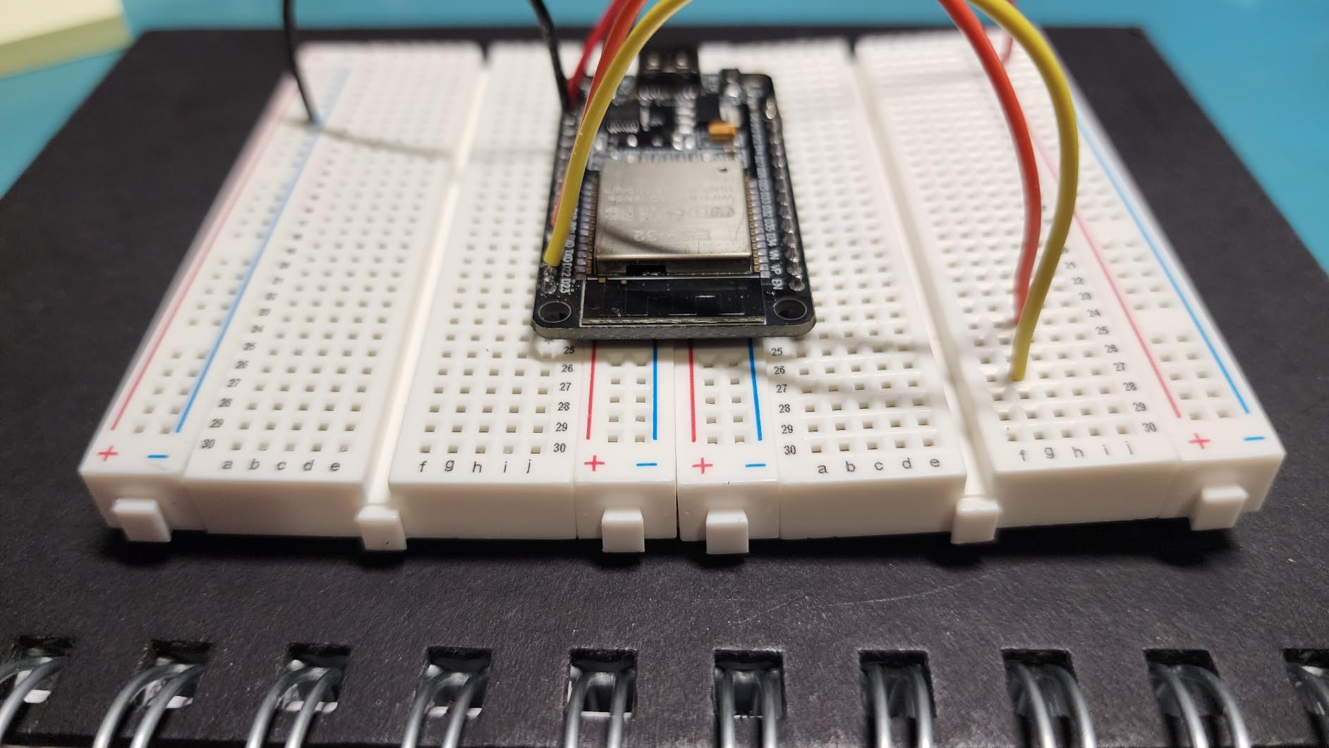 ELEGOO 400 Point Solderless Breadboard Kit, Small Prototyping Boards 6PCS customer photo 1