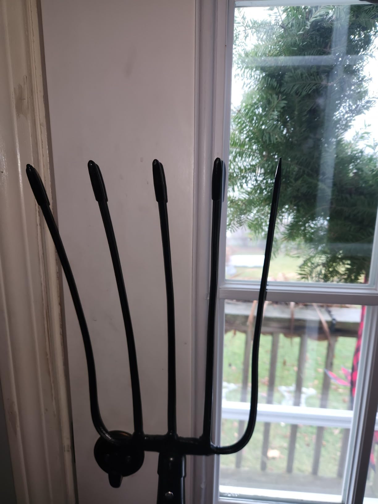 Nohovu 5 Tine Pitchfork for Gardening, Heavy Duty Pitchfork with Fiberglass Handle, Garden Fork for Mulching, 58 Inches customer photo 2