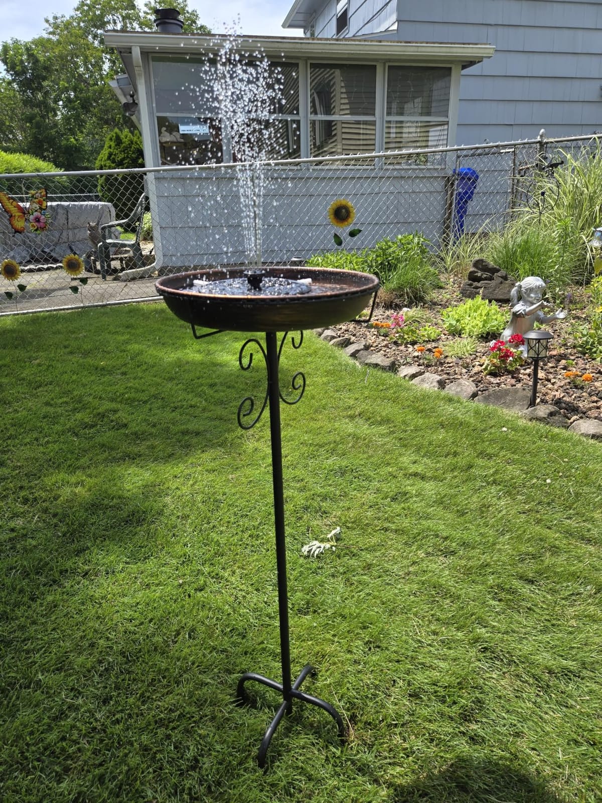 Daoeny 35In Metal Bird Bath for Outside, Vintage Freestanding Birdbaths & Birdfeeder, Bird Baths Feeder Bowl for Outdoors Garden Patio Yard Lawn Decor, Upgraded 5-Pronged Base (Antique Bronze) customer photo 2