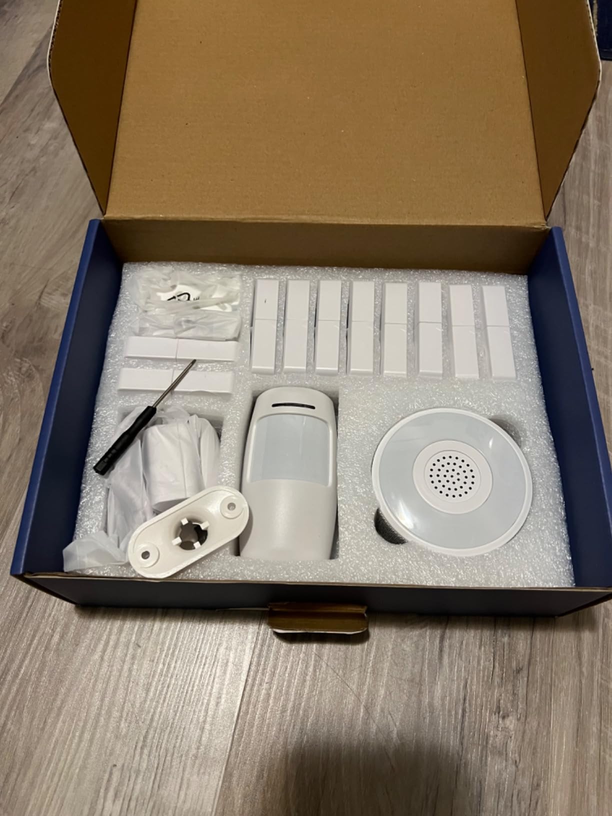 15-Piece WiFi Home Security System, DIY Wireless Alarm Kit, No Subscription customer photo 1