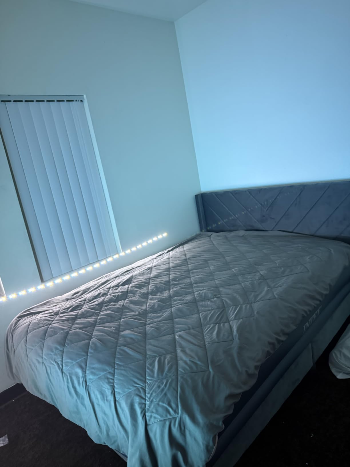 Yaheetech Queen Bed Frame with Chevron Channel-Tufted Headboard, Beige customer photo 1