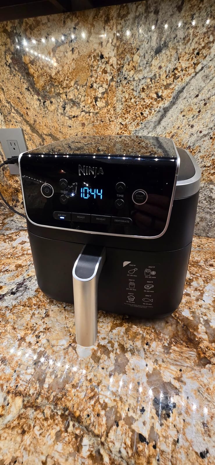 Ninja Air Fryer Pro XL, 6.5 Qt, 7-in-1, Grey, AF182AMZ customer photo 1