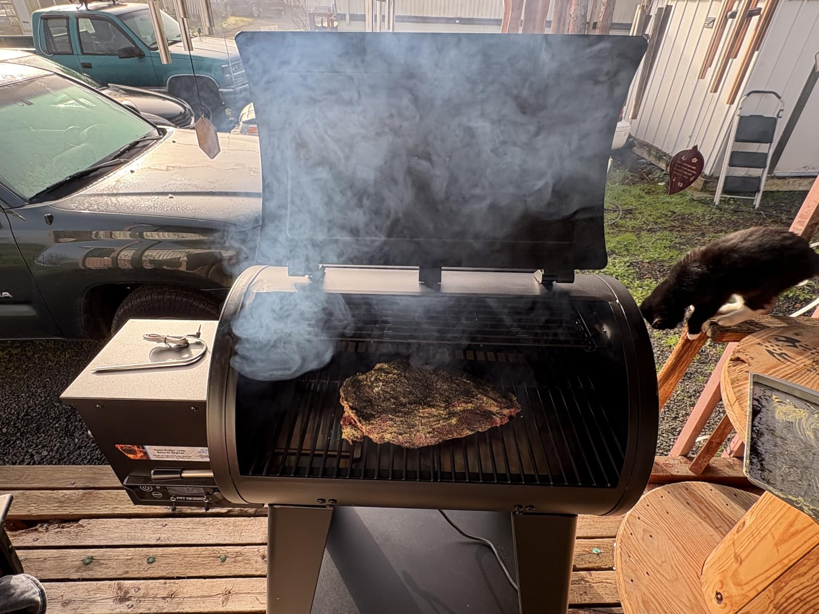 Pit Boss 700 FB2 Series Wood Pellet Grill & Smoker with Flame Broiler and LCD Digital Controller, 747-Sq. In. Cooking Space, 180°F to 500°F Temperature Range, Meat Probe, 21 lb. Pellet Hopper, Black customer photo 2