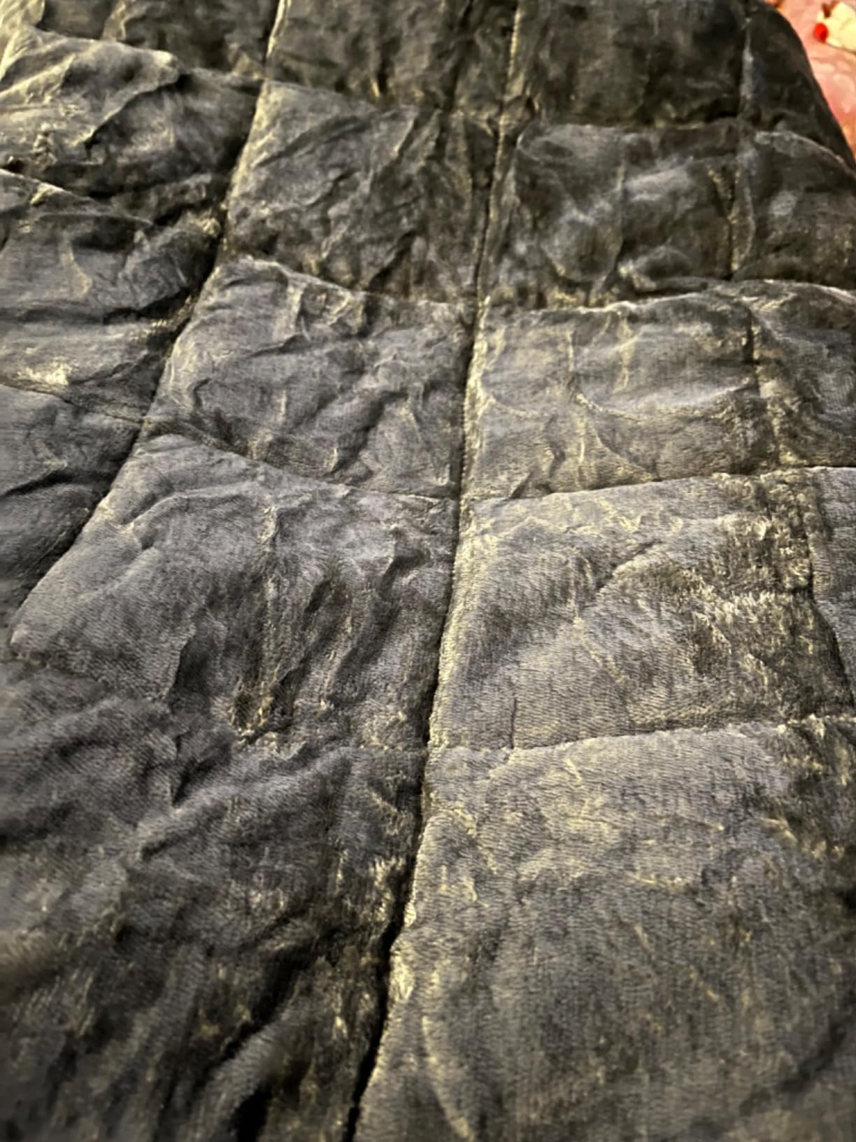 MOTRIP Adults Weighted Blanket 15 Pounds Queen Size, Cooling Blanket for Hot Sleepers, Machine Washable Soft Bed Blanket with Premium Glass Bead, 60''x80'' 15lbs Graphite Grey customer photo 1