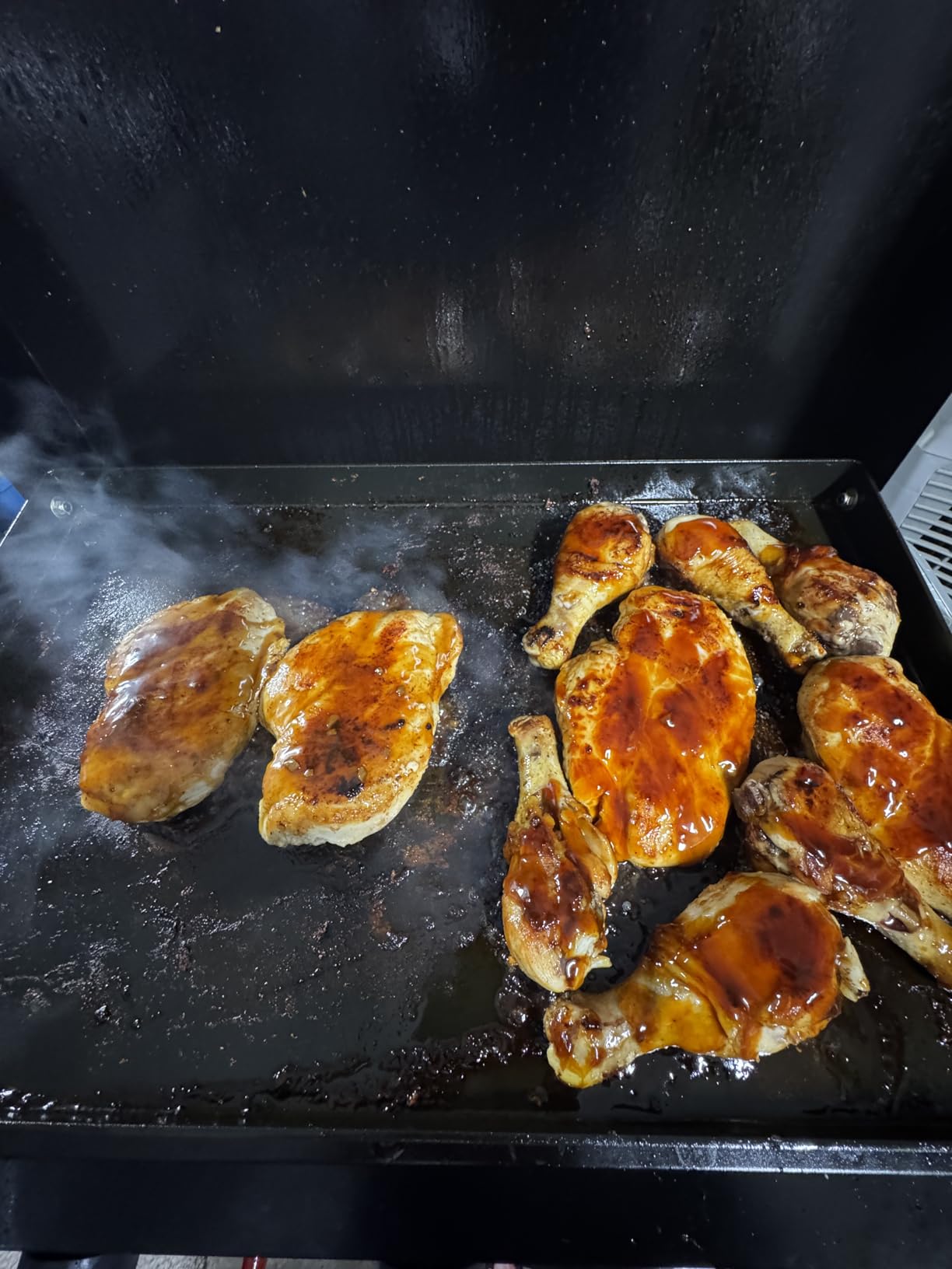 SKOK 3 Burners Outdoor Tabletop Gas Griddle with Hood, Flat Top Grill customer photo 1