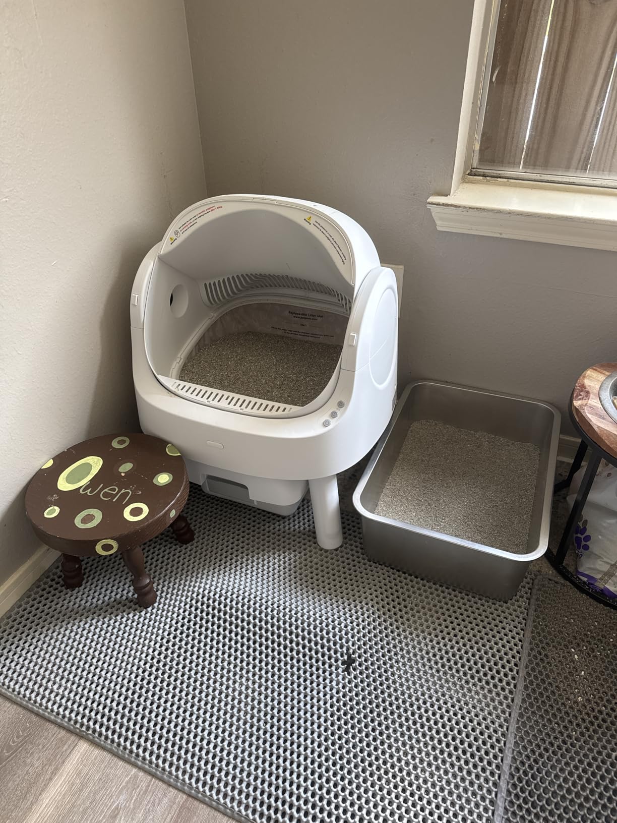 PetPivot Self Cleaning Litter Box, Open Top Automatic Litter Box for Multiple Cats, Multiple Layer Safety Protection, Liners and Mat Included, White customer photo 1