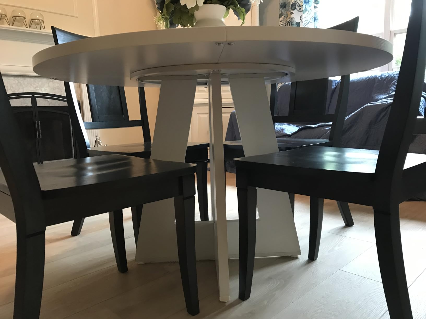LITTLE TREE Round Dining Table for 4-6 People, 47 Inches Dining Room Table with Wooden Pedestal Base, Brown Dinner Tables, Circle Kitchen Tables for Kitchen, Living Room(Table Only) customer photo 2