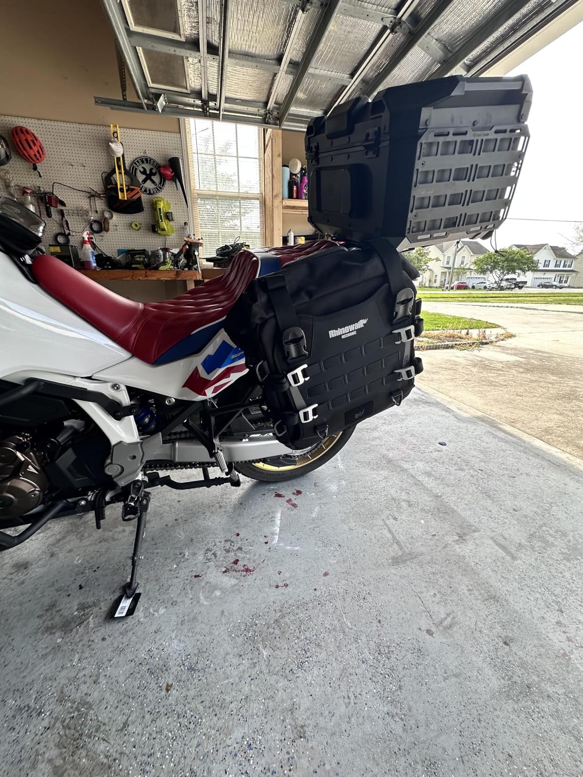 Rhinowalk Motorcycle Saddlebag 35L Waterproof, Quick Release Motorbike Side Bag, Universal Fit Motorcycle Side Bag (1-Piece) customer photo 2