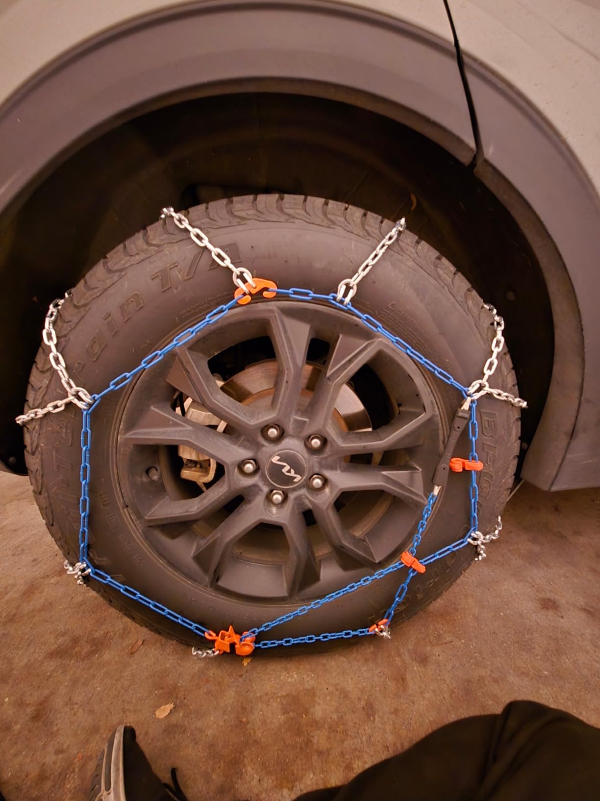 Snow Chains for Car,SUV and Pickup,Universal Emergency Tire chains,Set of 2 customer photo 2