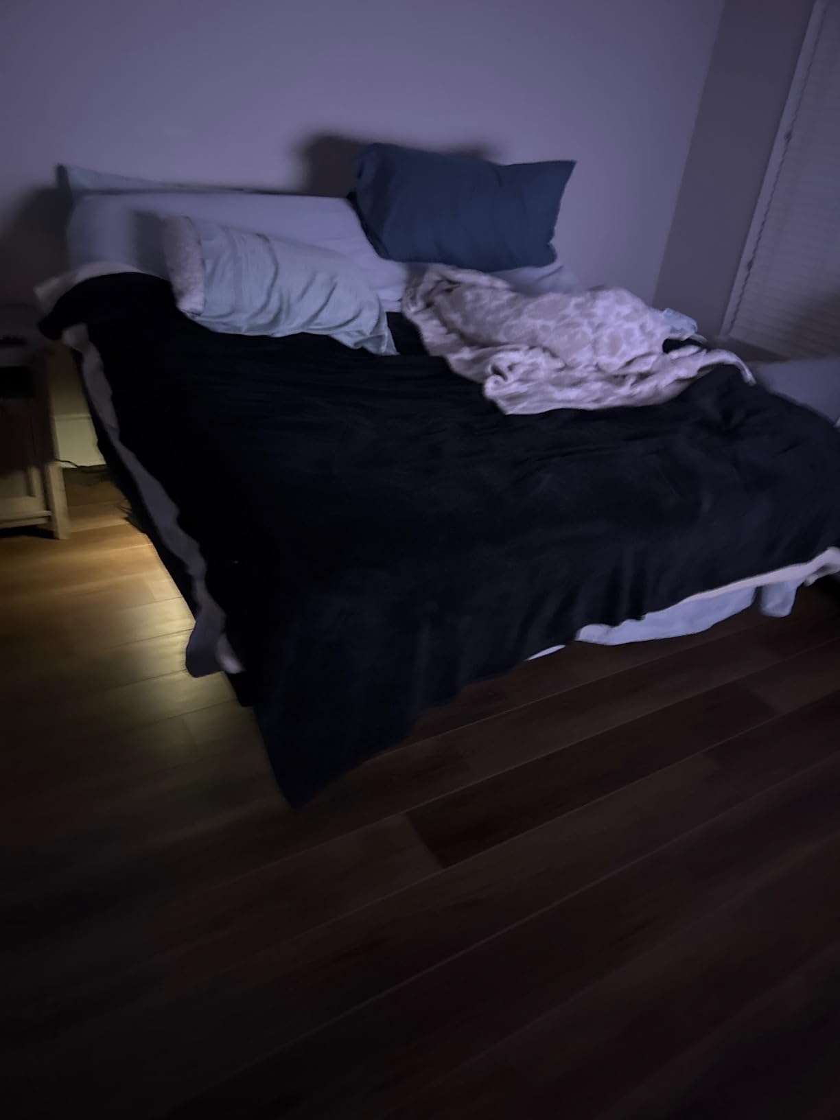 Nestl 2nd Gen California King Adjustable Bed Frame with Massage and Wireless Remote, Electric Base with Head and Foot Incline, Zero Gravity, USB Ports, Under Bed LED, No Box Spring Needed customer photo 2