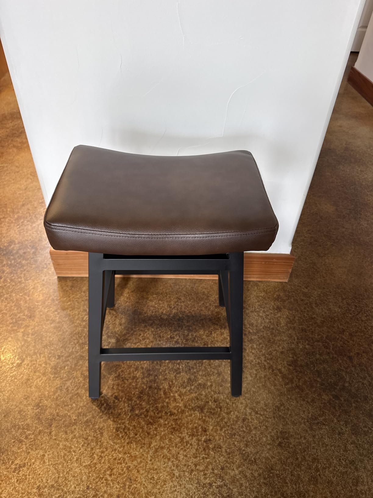 Raynesys 24 Inche Bonded Leather Counter Height Bar Stools Set of 2 Curved customer photo 2