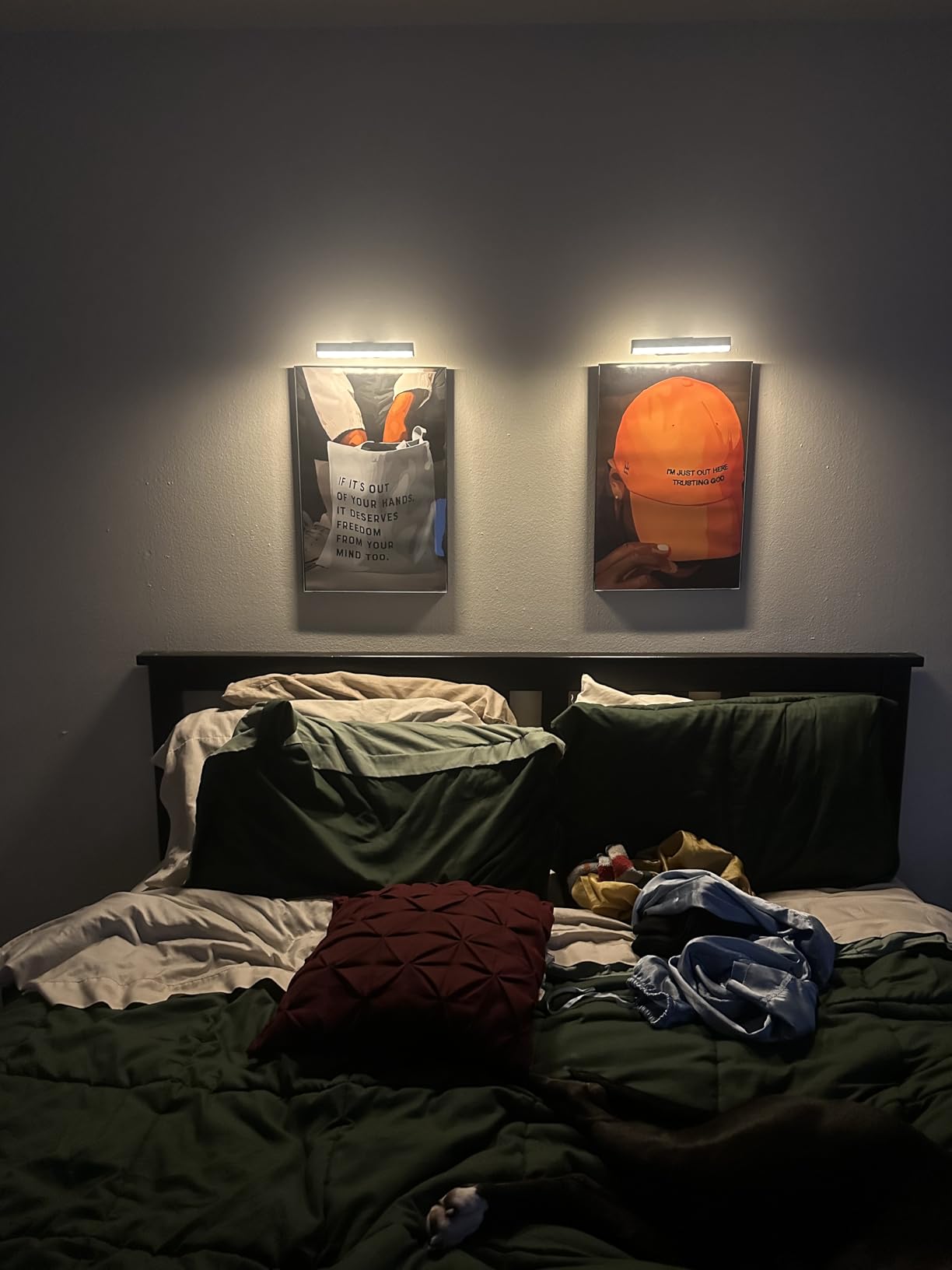 EUIOKUN Wireless Picture Light with Remote,Battery Operated Wall Sconces customer photo 1