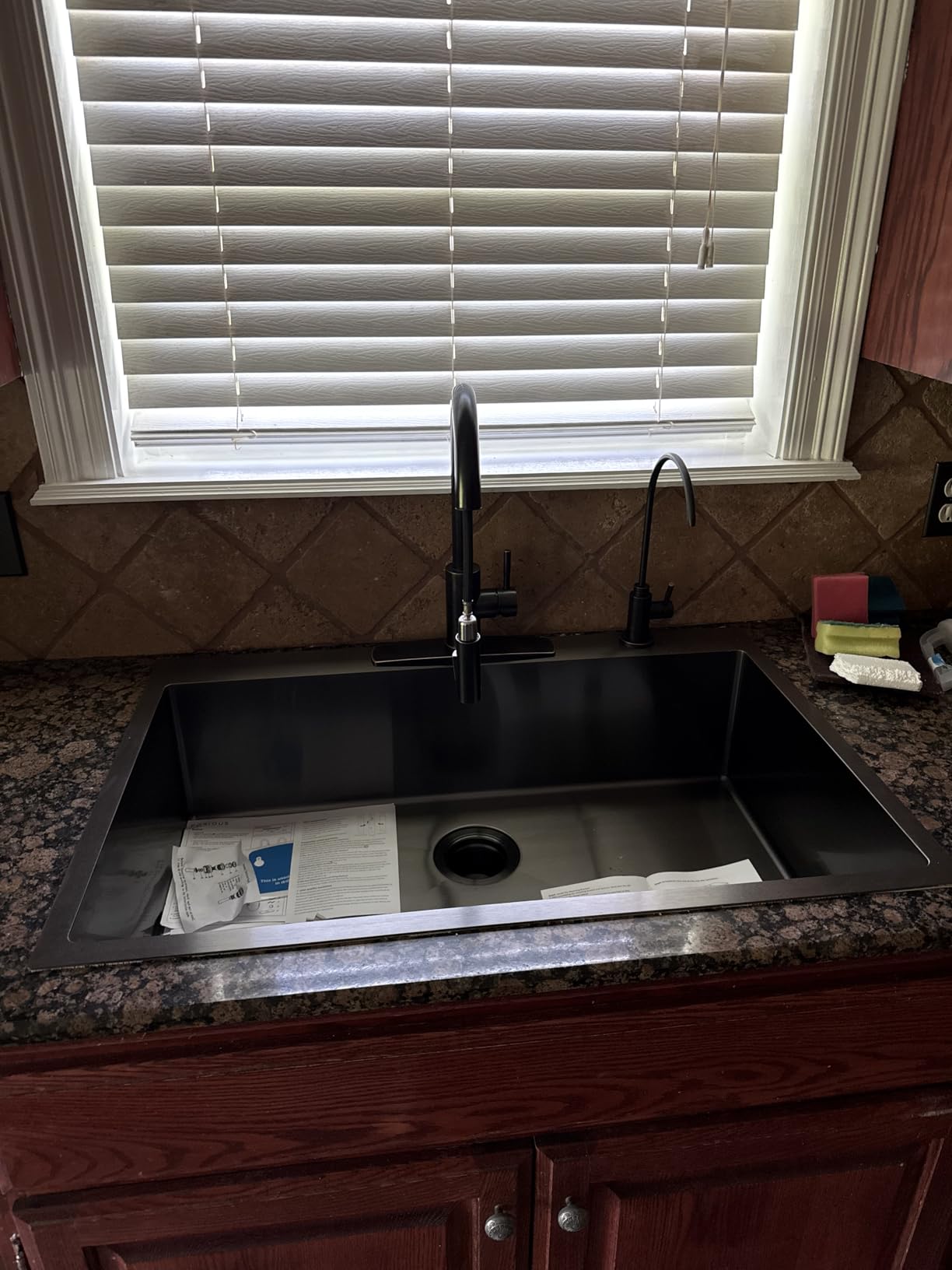 VEVOR Drop In Kitchen Sink 33 Inch Kitchen Sink Workstation, 304 Stainless Steel Top Mount Sinks, Drop-In Single Bowl with Ledge & Multiple Accessories Sink for RV, Prep Kitchen, Bar 33 x 22 x 9inch customer photo 1