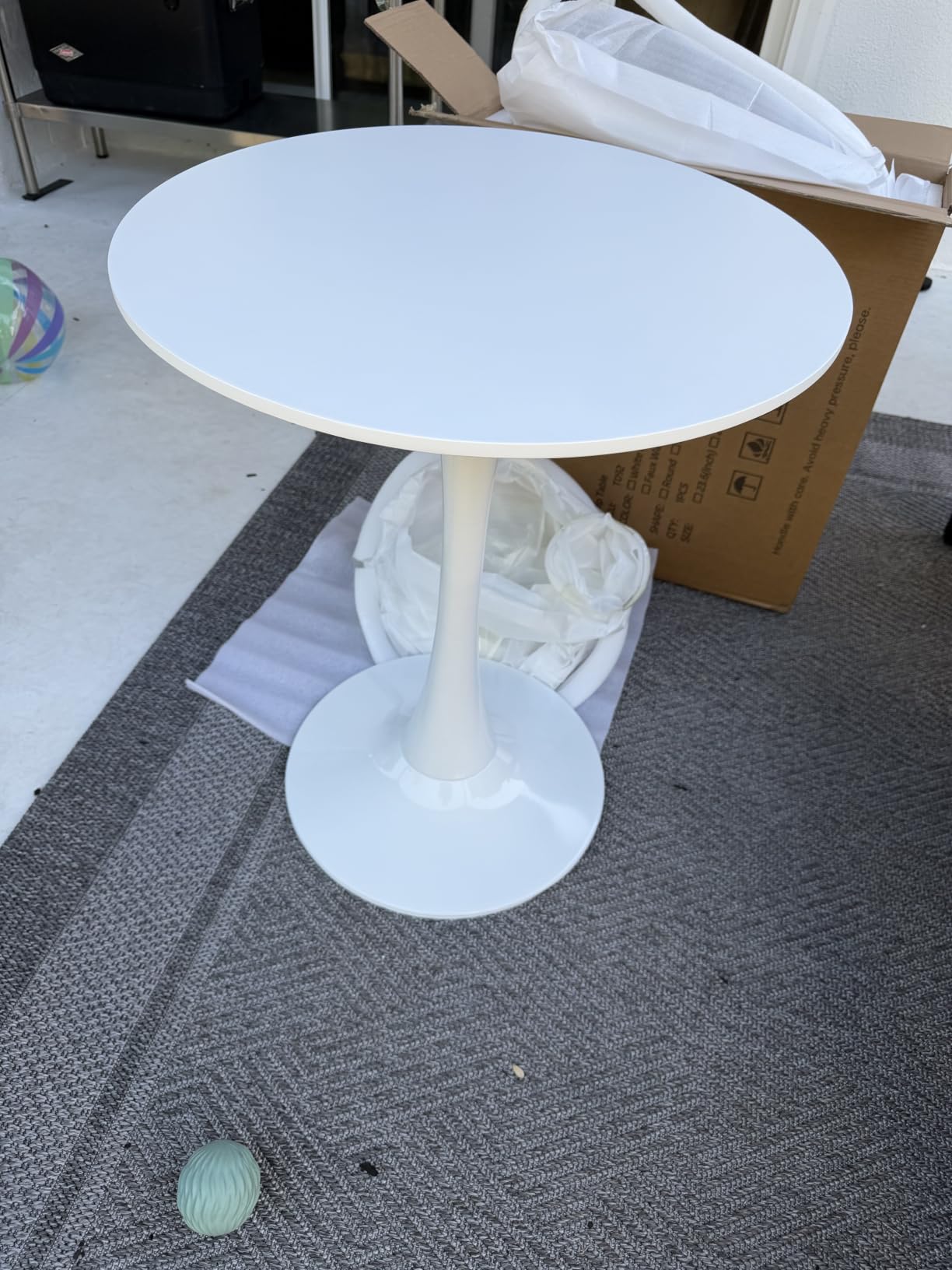 Round Dining Table, 31.5