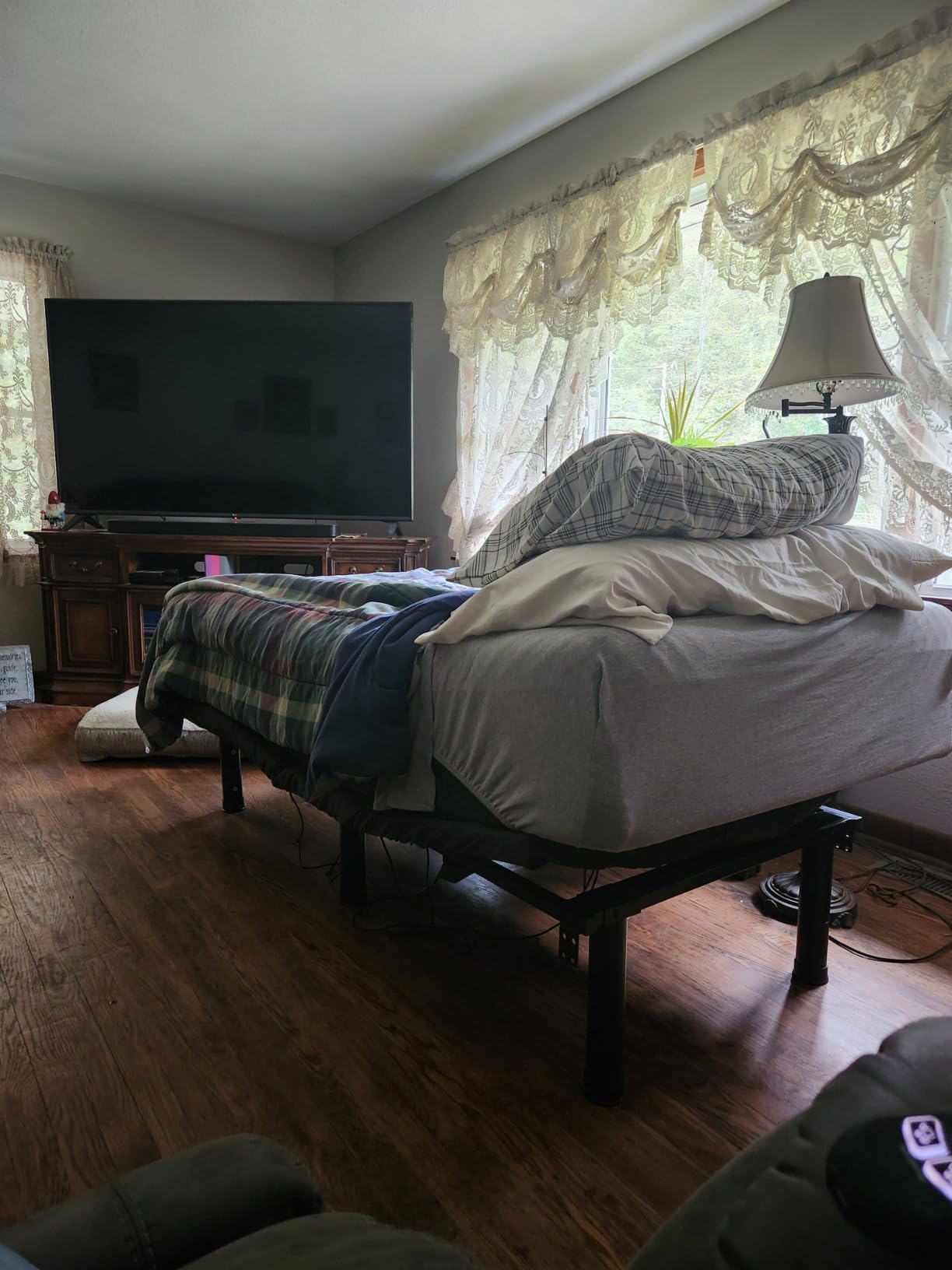 SunsGrove California King Adjustable Bed Frame with Wireless Remote, Zero Gravity, Head & Foot Incline, Anti-Snore, Memory Presets, Quiet Motor, Electric Bed with Adjustable Leg Heights customer photo 1