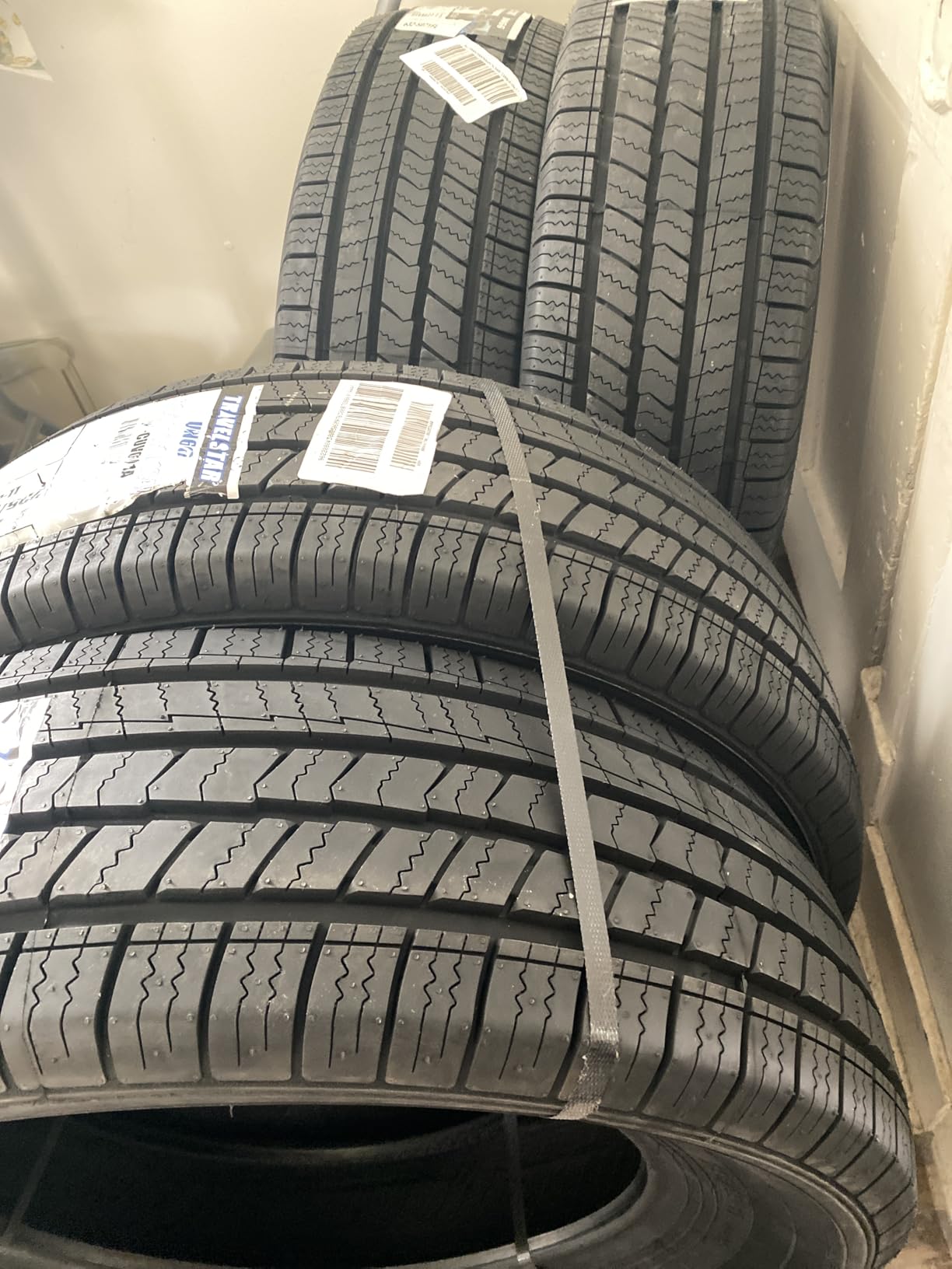 Set of 4 Travelstar UN66 225/55R18 98V High Performance CUV/SUV Tires customer photo 1