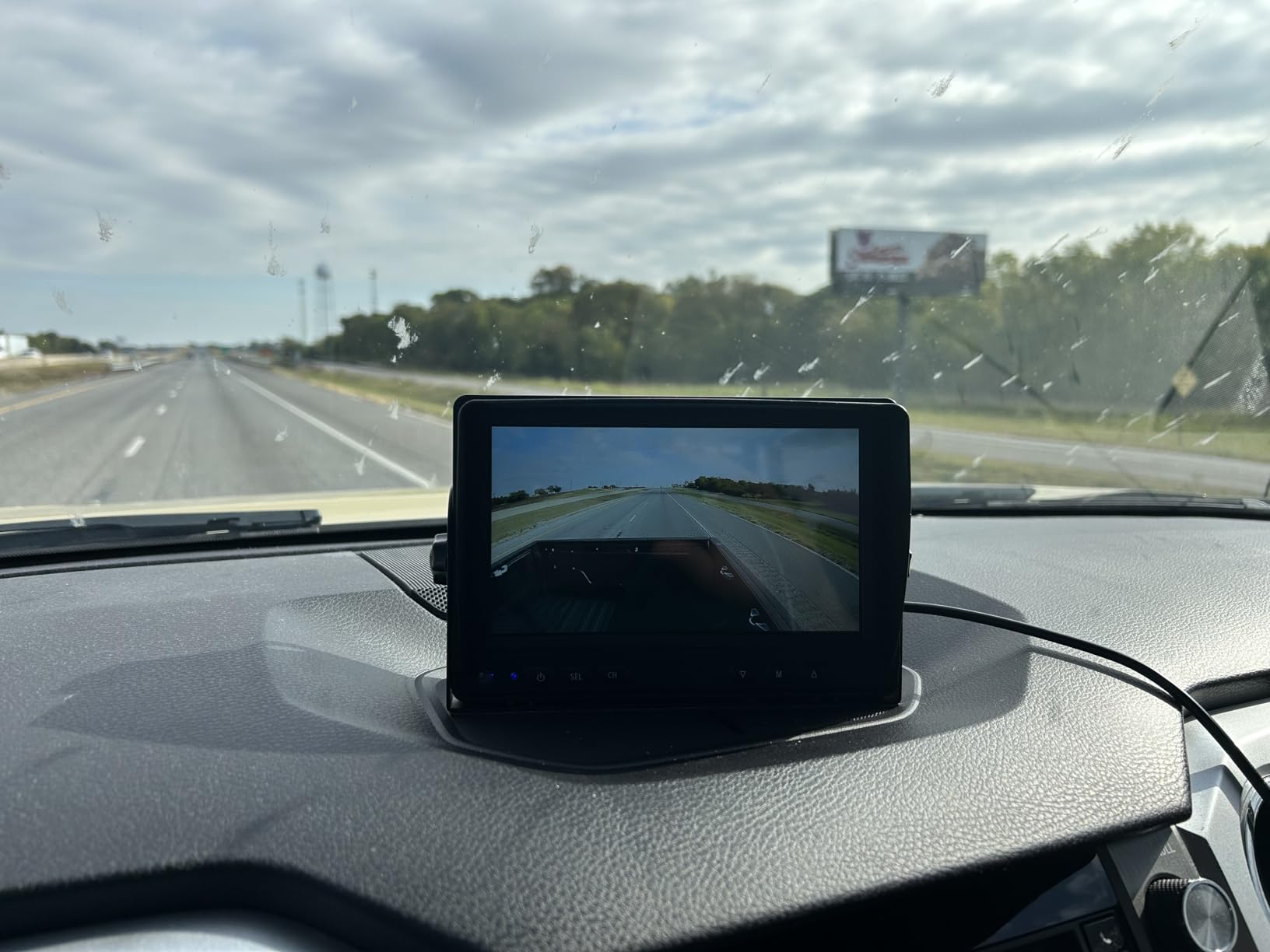 Dual RV Backup Camera for Truck - 7 Inch HD Split Screen Reverse Camera customer photo 2