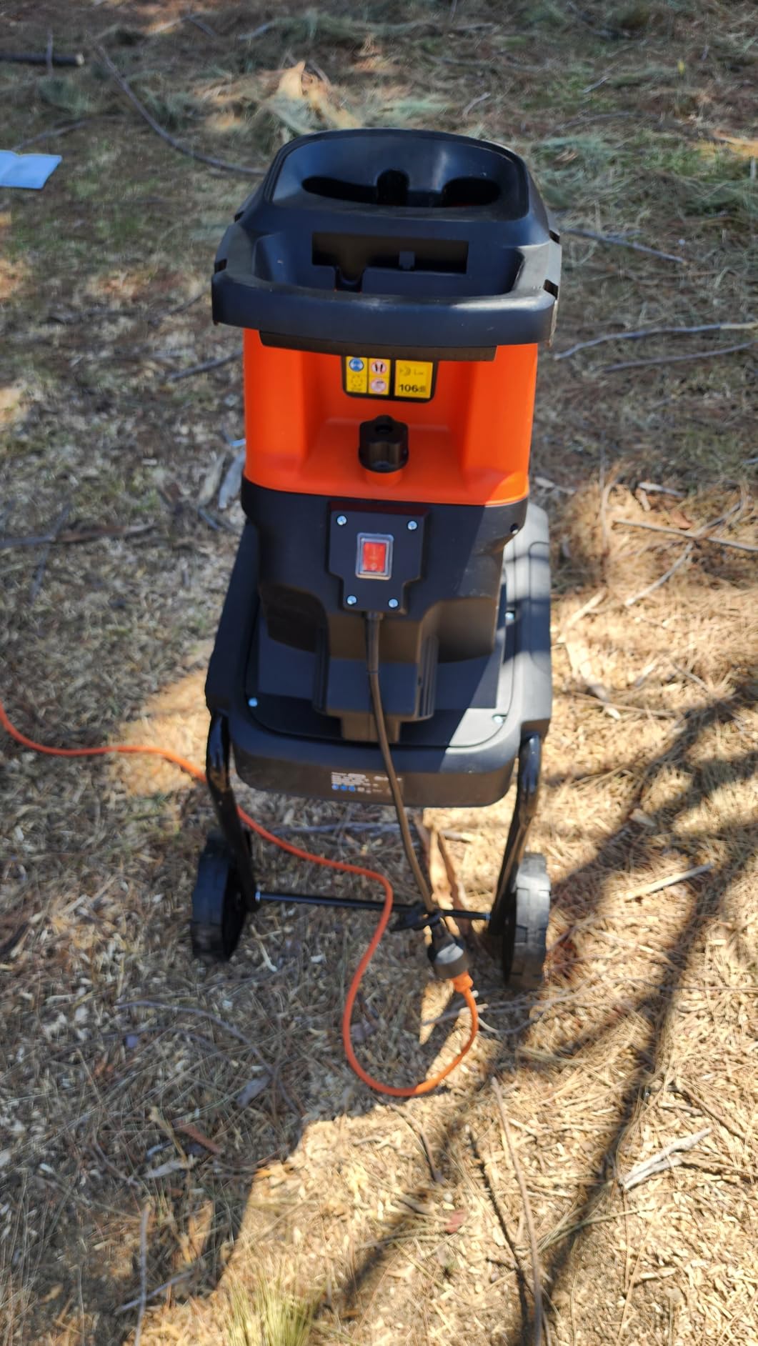 MAXLANDER Electric Leaf Mulcher/Shredder, 15 Amp 8400 RPM, 18:1 Ratio, Adjustable Dial, with Goggles, Leaf Scoops/Gloves, 20 Cutting Lines-Portable Garden/Yard Grinder & Chipper for Wet/Dry Leaves customer photo 2