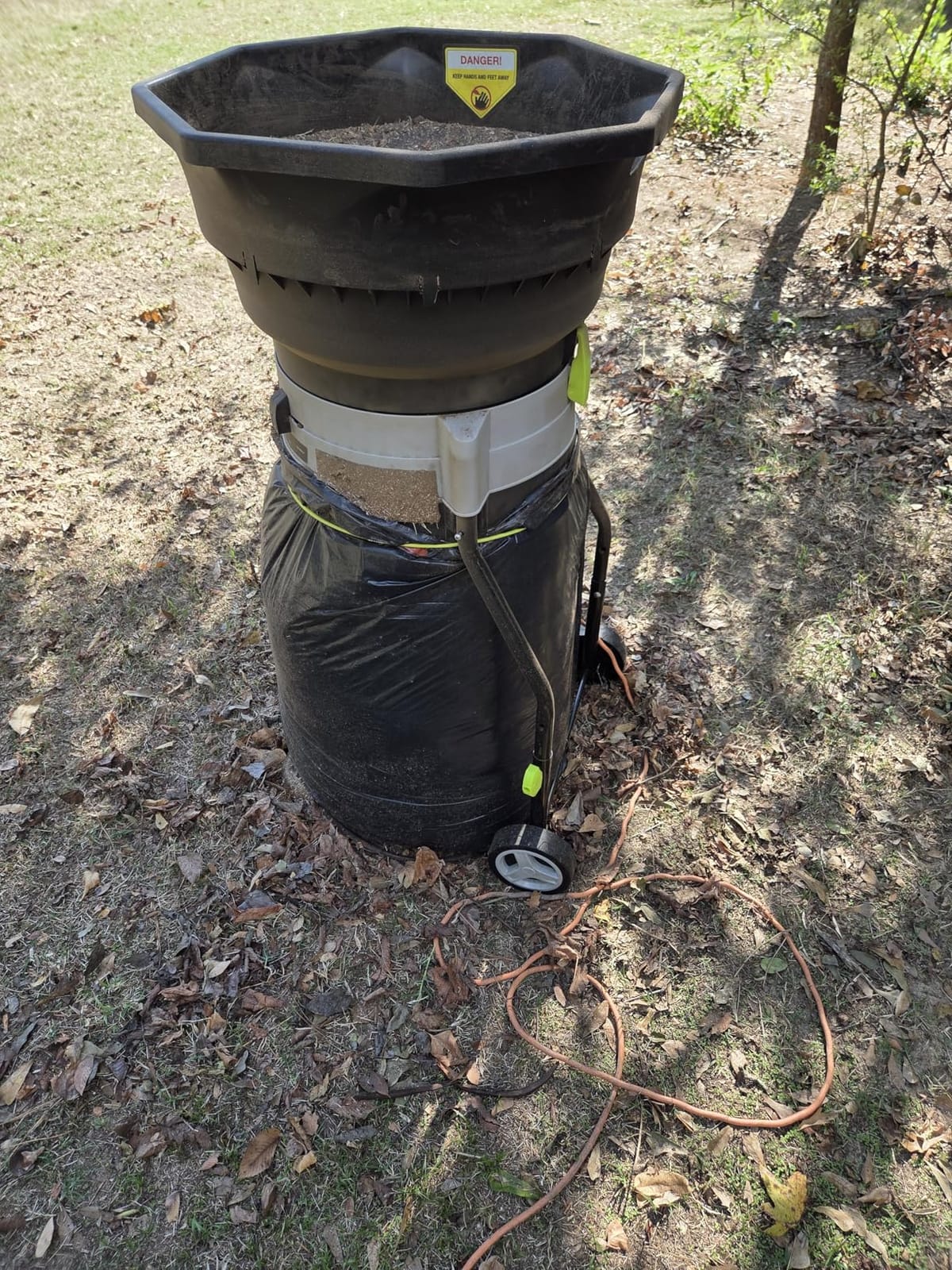 Electric Leaf Mulcher/Shredder: DEKOPRO 15-Amp 8200RPM Motor for 17:1 Reduction Ratio, Adjustable Control Dia with Leaf Scoops Spade, Collection Bag & 20 Cutting Lines customer photo 1
