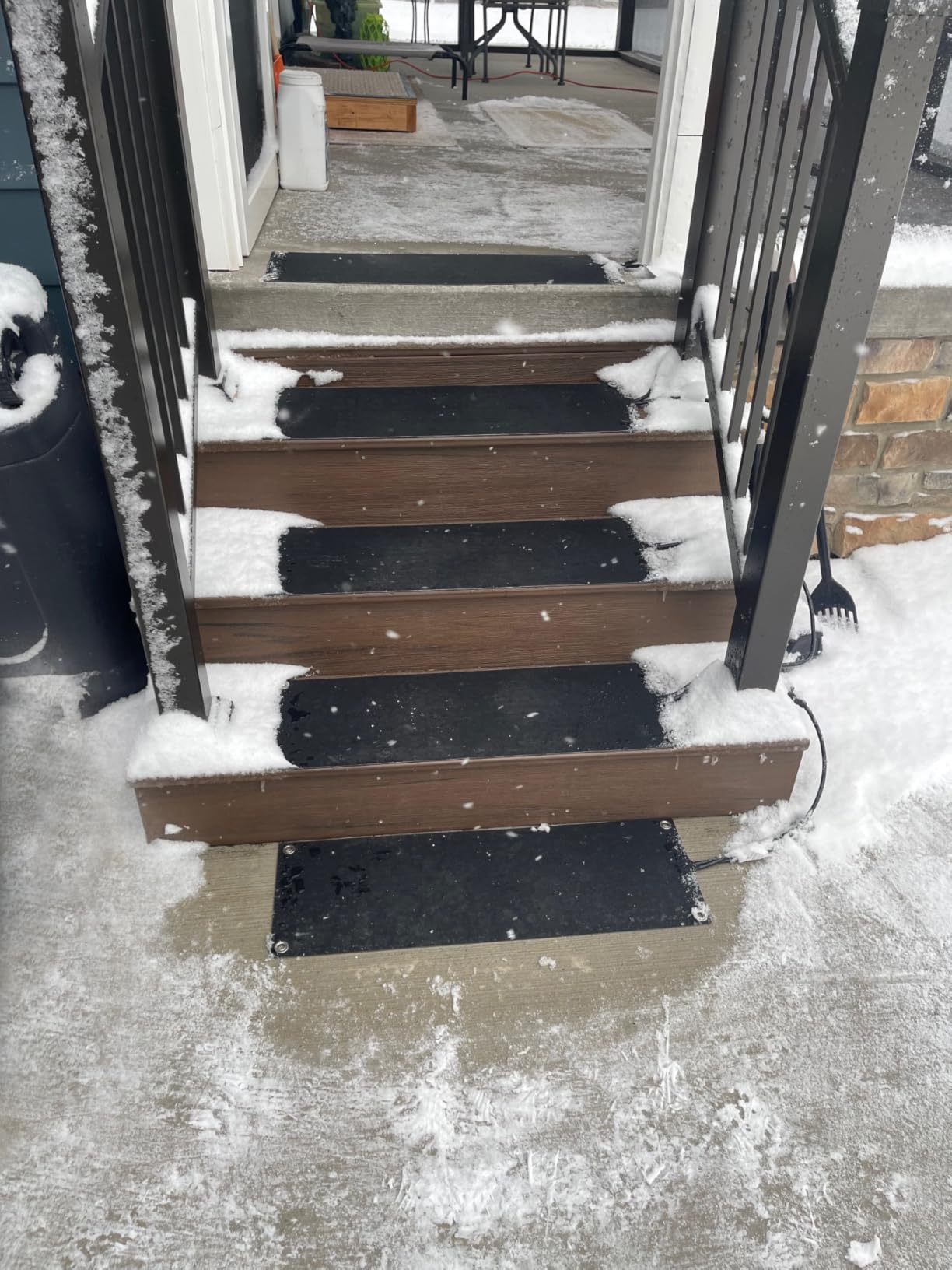 5 Pcs Heated Snow Melting Mats,10x30 in No-Slip Rubber Heated Outdoor Mats | Snow and Ice Melting Mats for Winter Outdoor Stairs,Steps,Doorways,Walkways,Driveway,2 in/h Melting Speed customer photo 1
