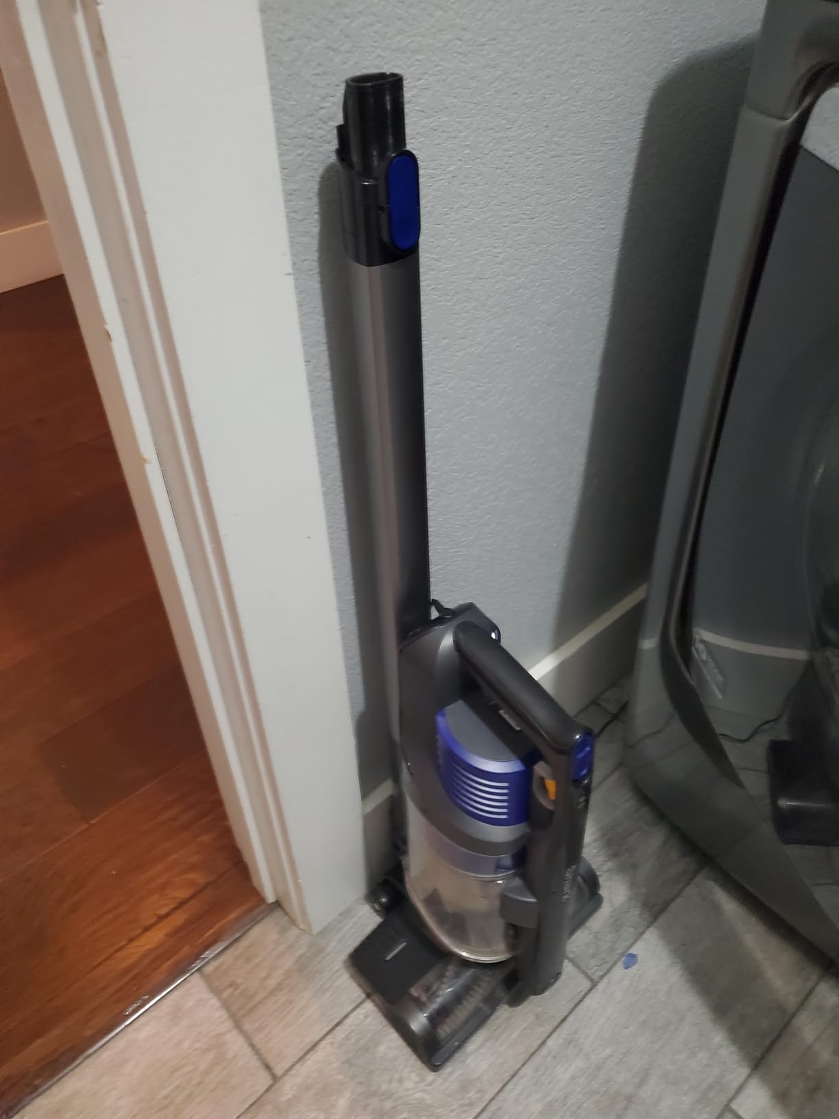 Shark Pet Cordless Stick Vacuum, Ice Blue, IX141AMZ customer photo 1