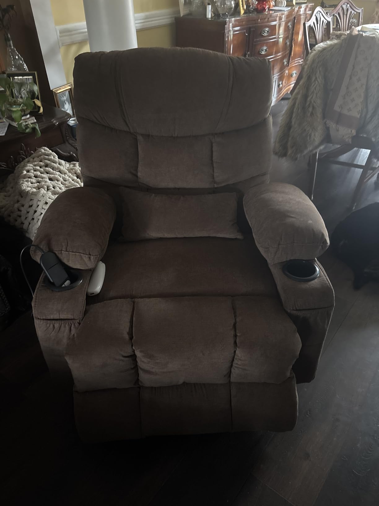 MAHOMICO Power Lift Recliner Chair for Elderly with Vibration Massage and Lumbar Heating,Electric Lift Recliner Single Sofa with Side Pocket,Two Cup Holders and USB Charge Port for Living Room customer photo 1