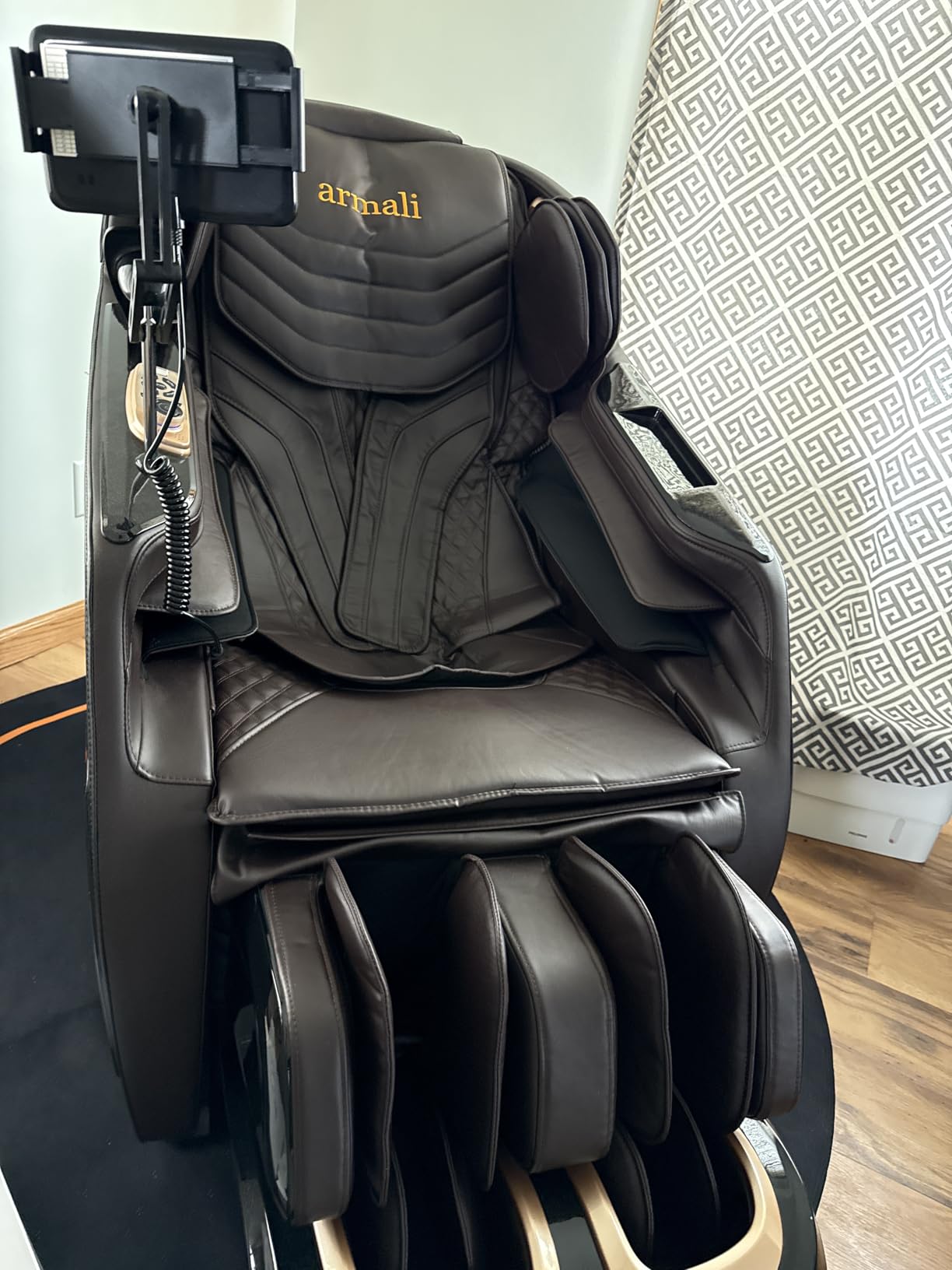 4D Massage Chairs Full Body,Zero Gravity SL-Track Shiatsu Massage Chair Recliner,Core Heating,20 Massage Techniques,Deep Yoga Stretch,Foot Rollers, Ai Voice,Touch Screen,Wireless Charging customer photo 1