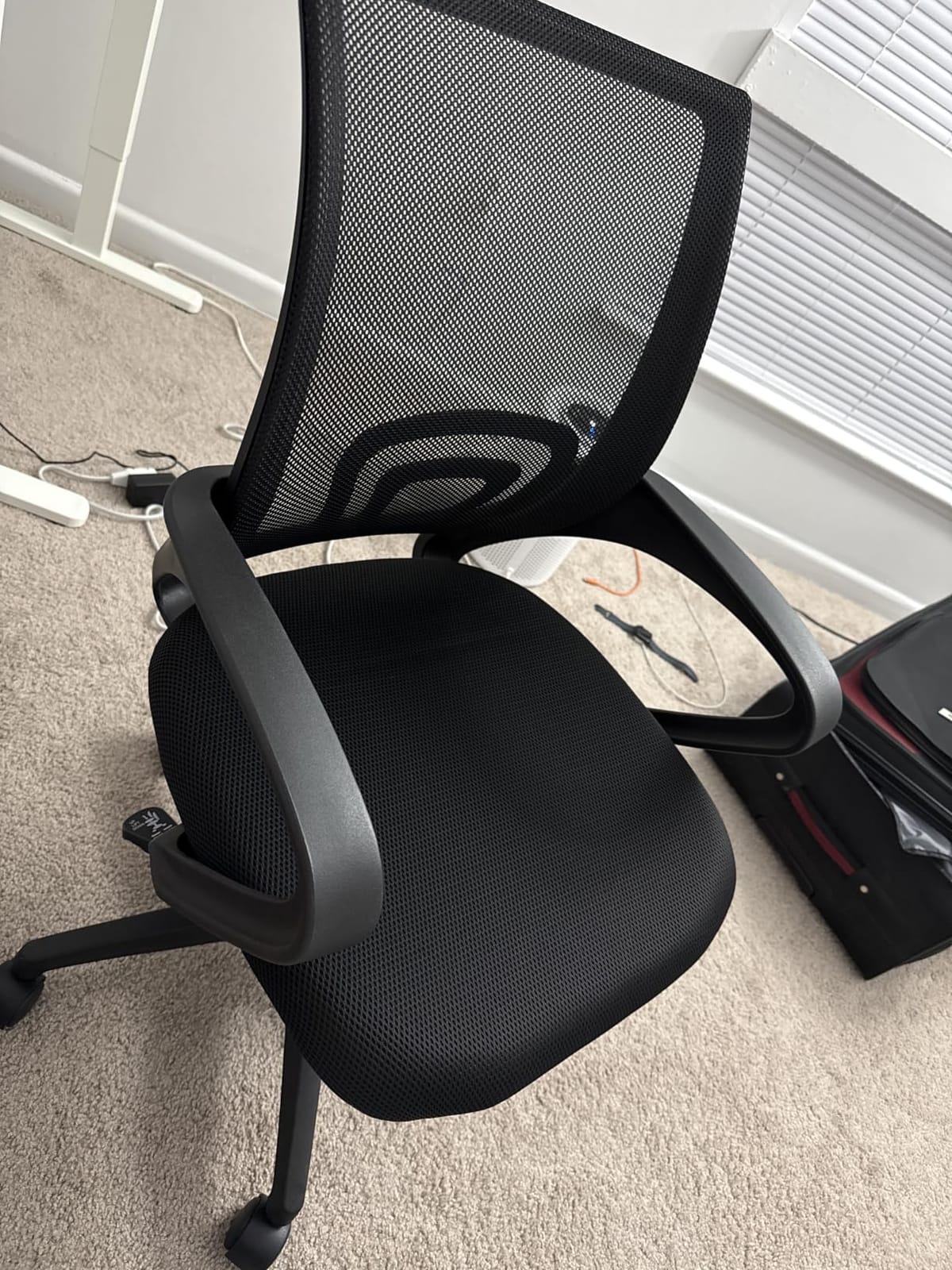 BestOffice Ergonomic Office Chair | Mid-Back Swivel Desk Chair | Dark Black customer photo 1