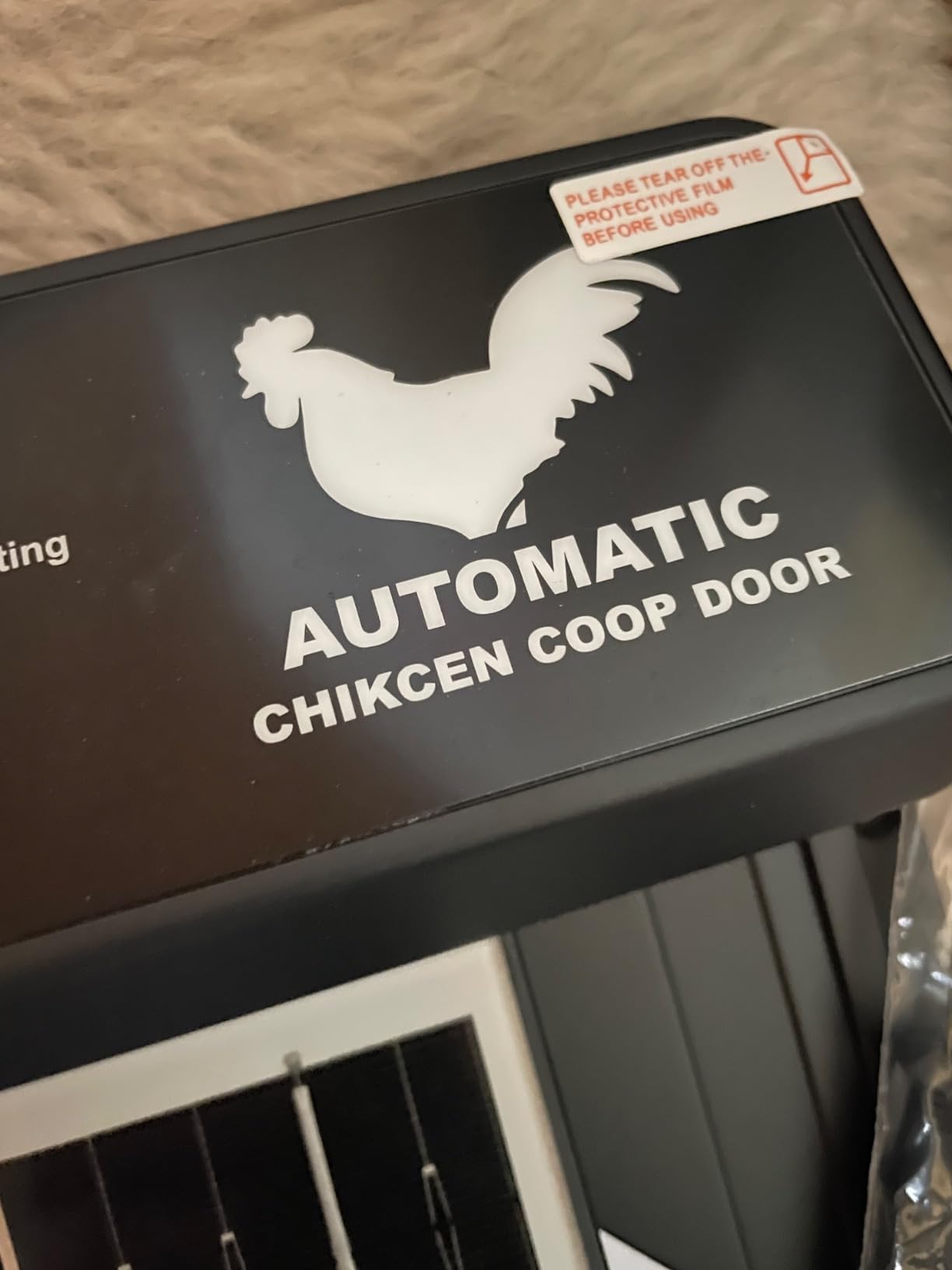 INNOLAND Large Size Automatic Chicken Coop Door - Reinforced Gear Drive customer photo 2