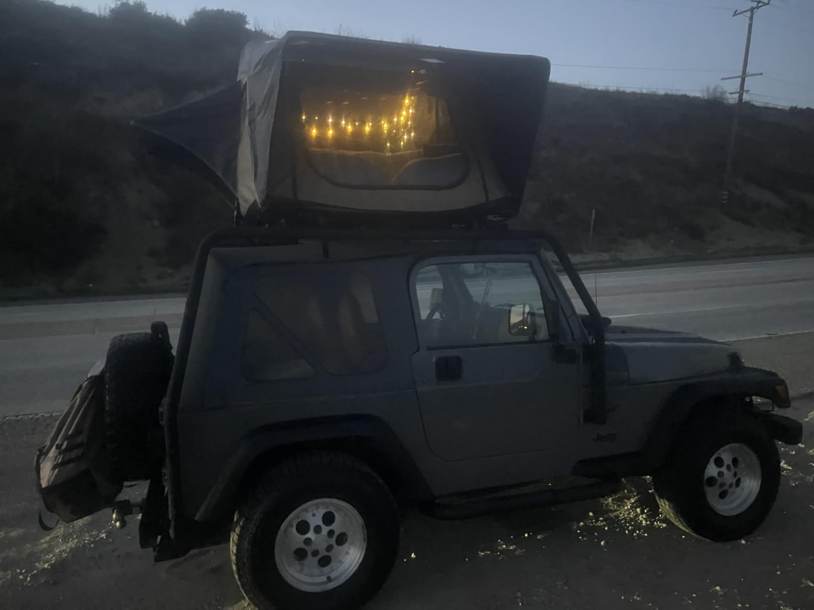 Meedo Apolle A86 M, Soft Shell Rooftop Tent, Fits 2 People, Made with Waterproof Material and a Rainfly-Fold Design, Clamshell Army Green Roof top Tent for Overlanding Hunting, Ladder Included customer photo 2