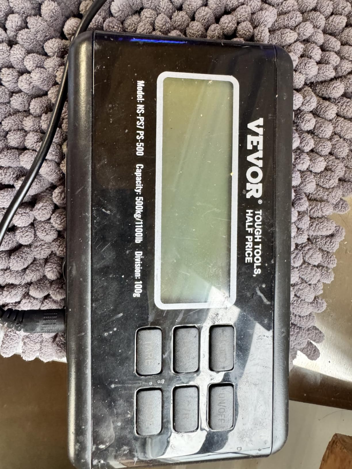 VEVOR 1100Lbs x 0.2Lbs Digital Livestock Scale Large Pet Vet Scale Stainless Steel Platform Electronic Postal Shipping Scale Heavy Duty Large Dog Hog Sheep Goat Pig Sheep Scal customer photo 1