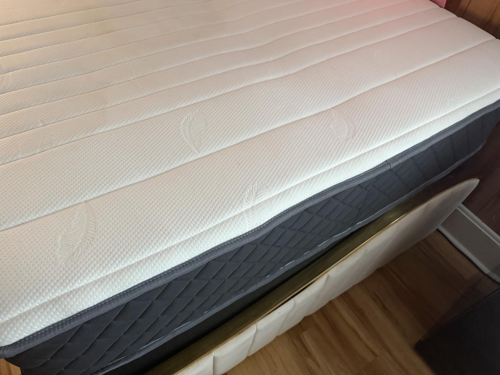 12 Inch Queen Mattress, Hybrid with Motion-Isolating Pocket Springs customer photo 2