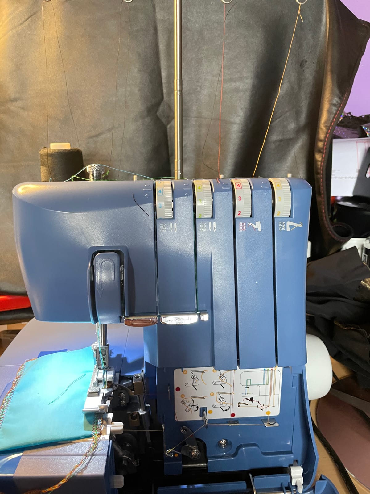 SINGER® S0230 Navy Blue High Speed Overlock Serger, 2-3-4 Thread Capability customer photo 2