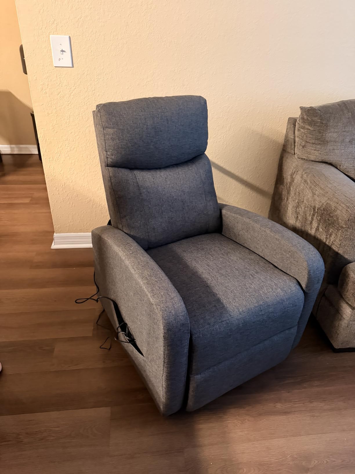 Sweetcrispy Massage Recliner Chair for Adults, Adjustable Home Theater Seating with Lumbar Support for Living Room, Modern Fabric Reclining for Small Space, Grey customer photo 2