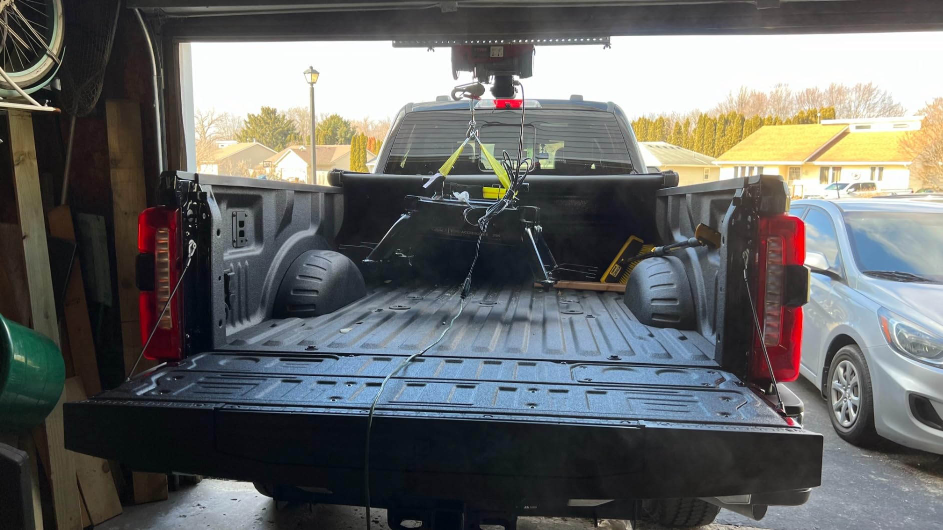 VEVOR 2-Speed Electric Chain Hoist 2200 lbs, 20ft Lifting Height, 120V 60Hz Single Phase Overhead Crane with 15 ft Wired Remote Control, G100 Chain Electric Lift Hoist for Factory, Warehouse, Garage customer photo 2