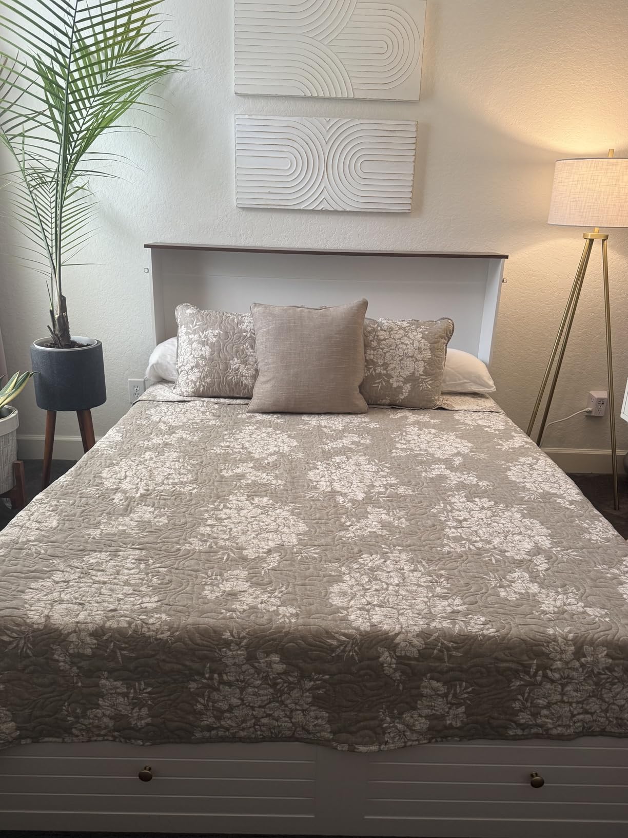 Yoobure Queen Murphy Bed with Charging Station, Cabinet Beds with Storage customer photo 2