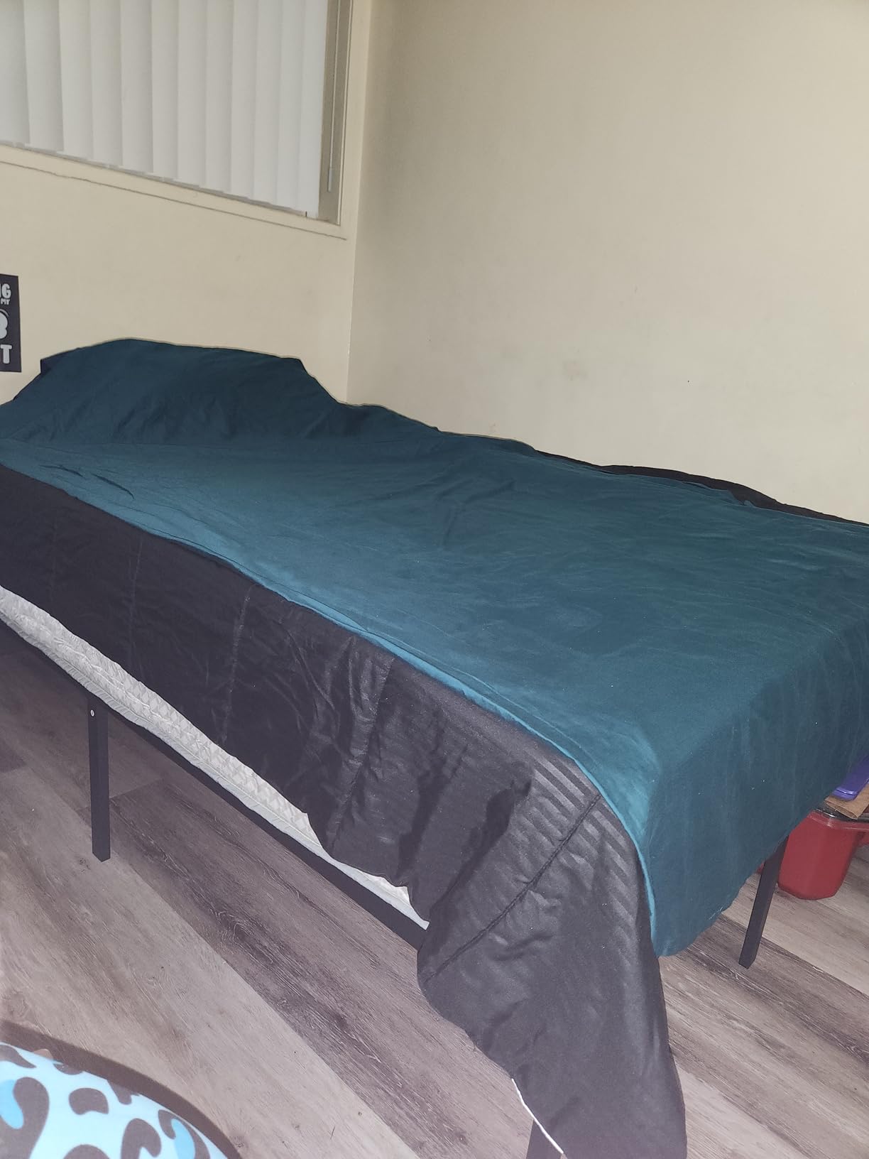 Novilla 12 Inch King Size Mattress, Hypoallergenic & Back Pain Relief, Hybrid King Mattresses in a Box with Smarts Coils, Fiberglass Free CertiPUR-US Certified Colchones No Box Spring Needed customer photo 1