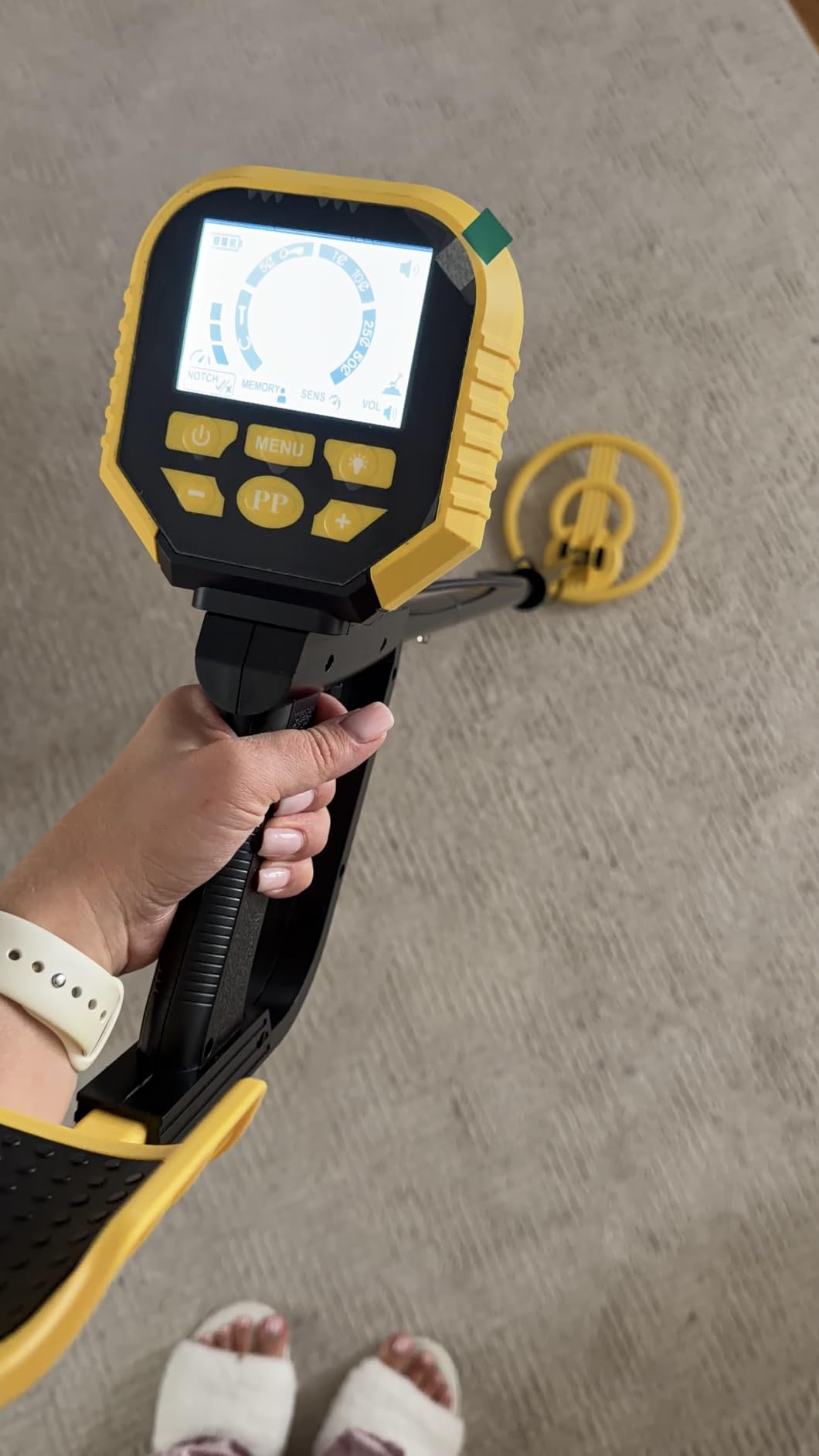 2026 Latest Higher Accuracy Professional Metal Detector for Adults with LCD customer photo 1