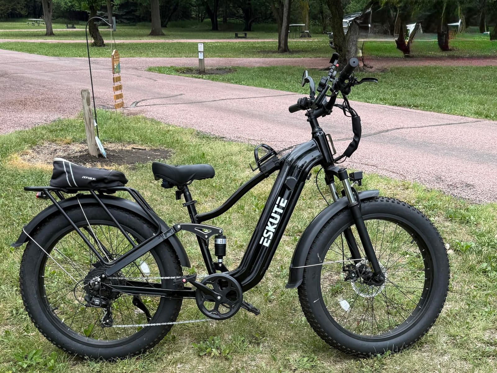 ESKUTE Electric Bike for Adults - 48V20.8Ah Battery Hunting Ebike up to 86 Miles, 32+MPH, Peak 1800W, 26x4.0 Fat Tire Step-Over 8-Speed Full Suspensions Mountain E-Bike customer photo 1