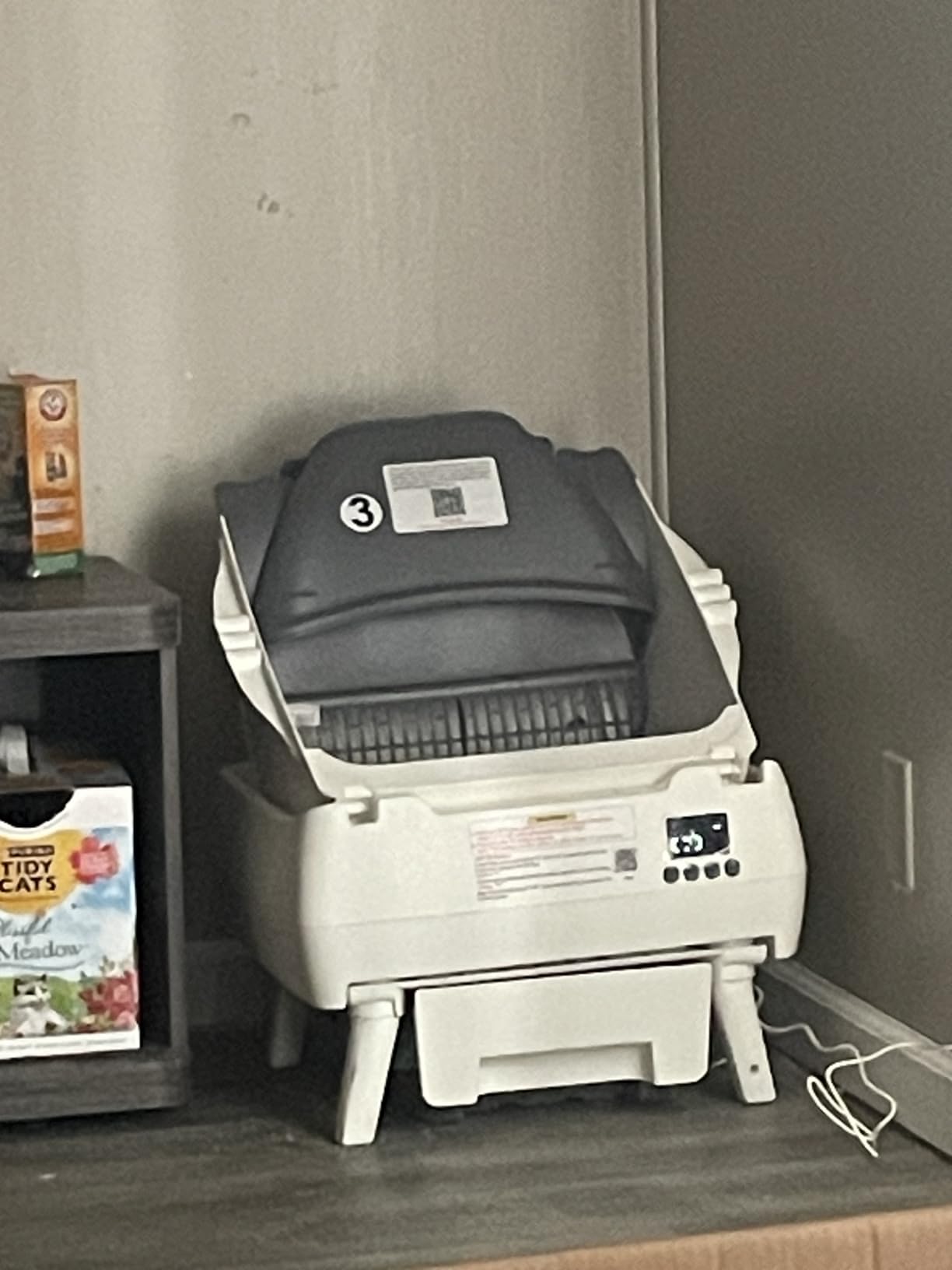 Automatic Cat Litter Box Self Cleaning - App Control, Open-Design, Smart Health Monitor, Suitable for Medium Cats and Kittens, Anti-Pinch Safety, Quiet Operation - White customer photo 2